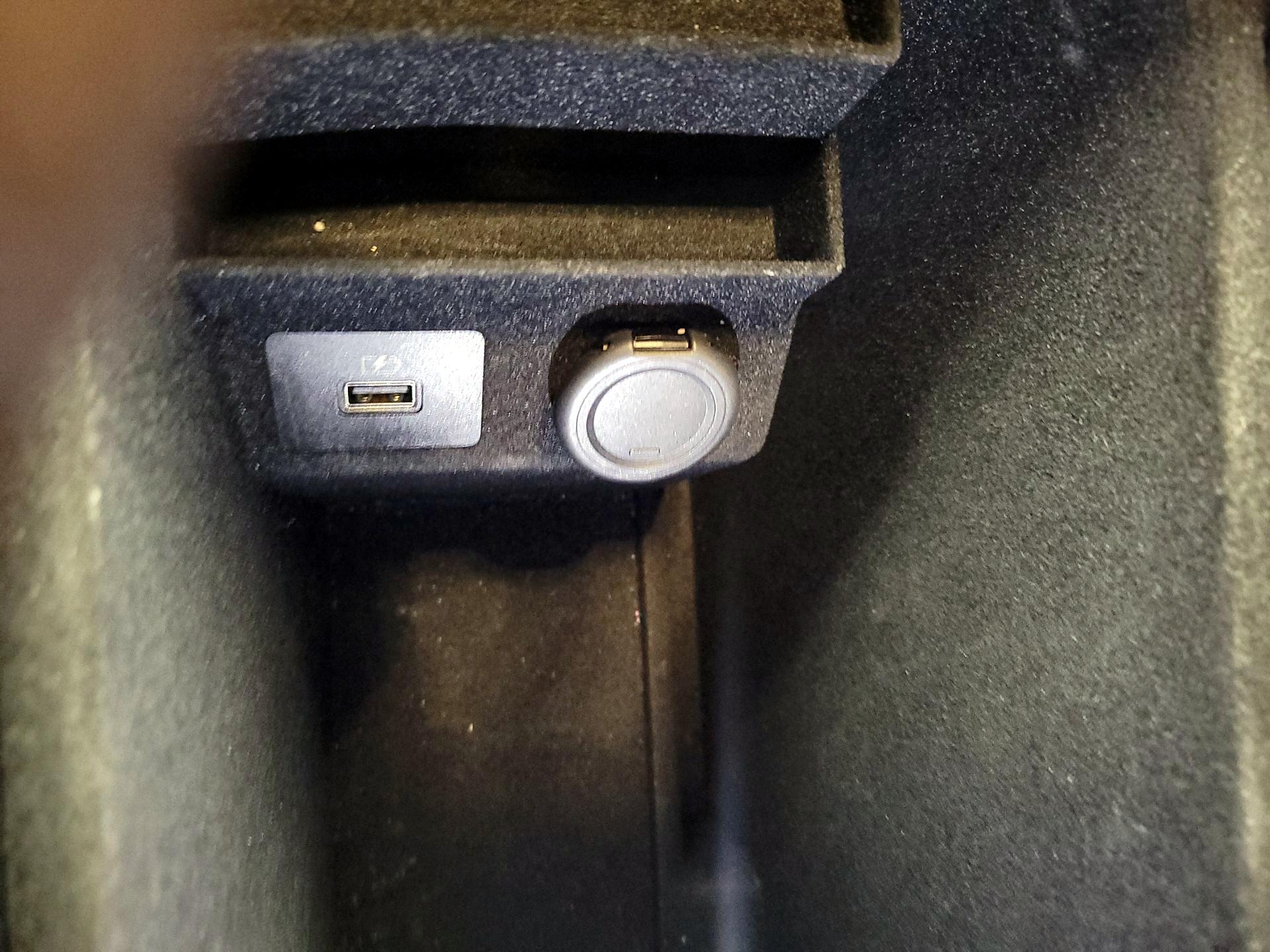 Thumbnail: 2023 INFINITI QX60 - 16