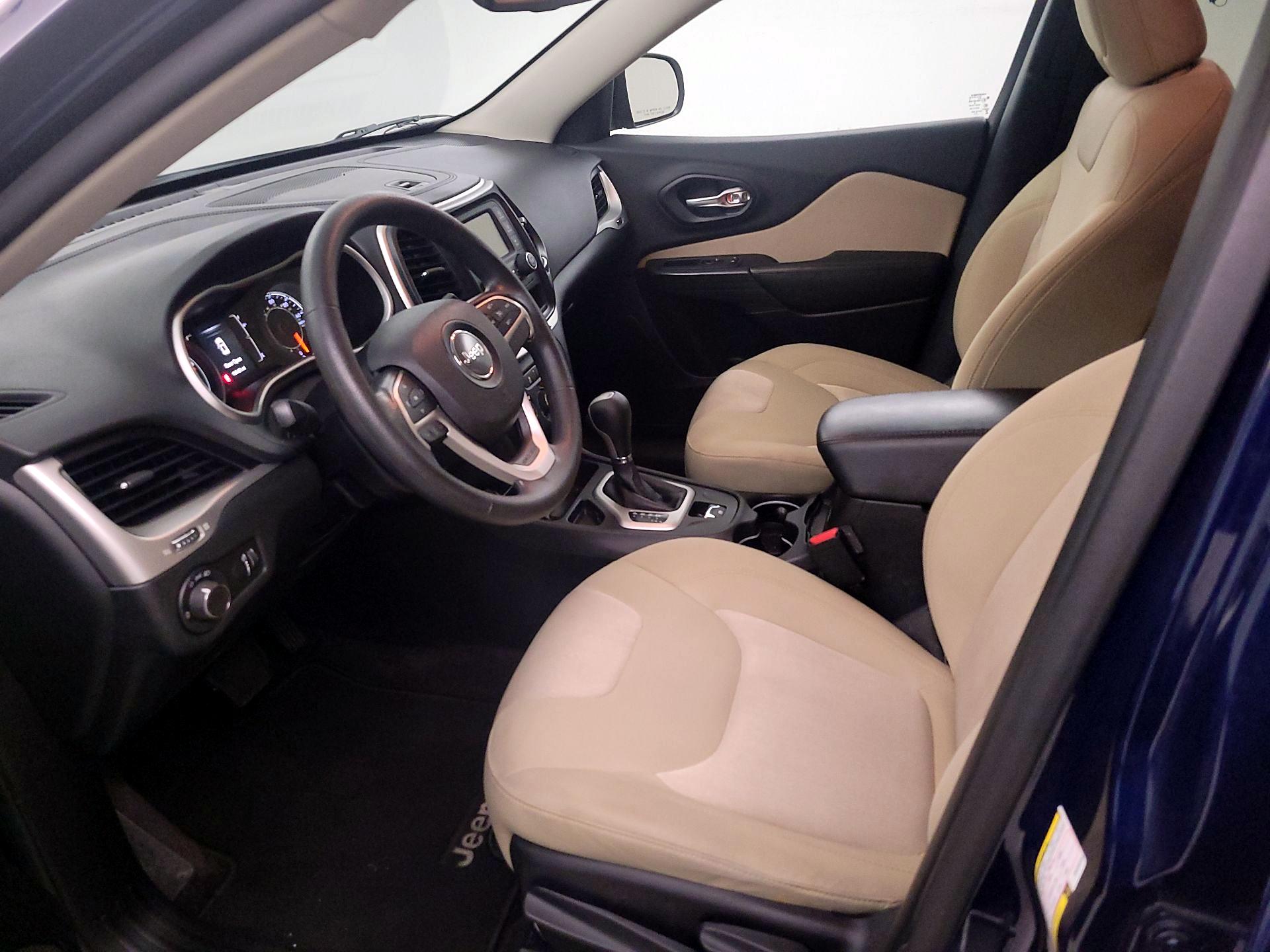 Thumbnail: 2016 Jeep Cherokee - 11