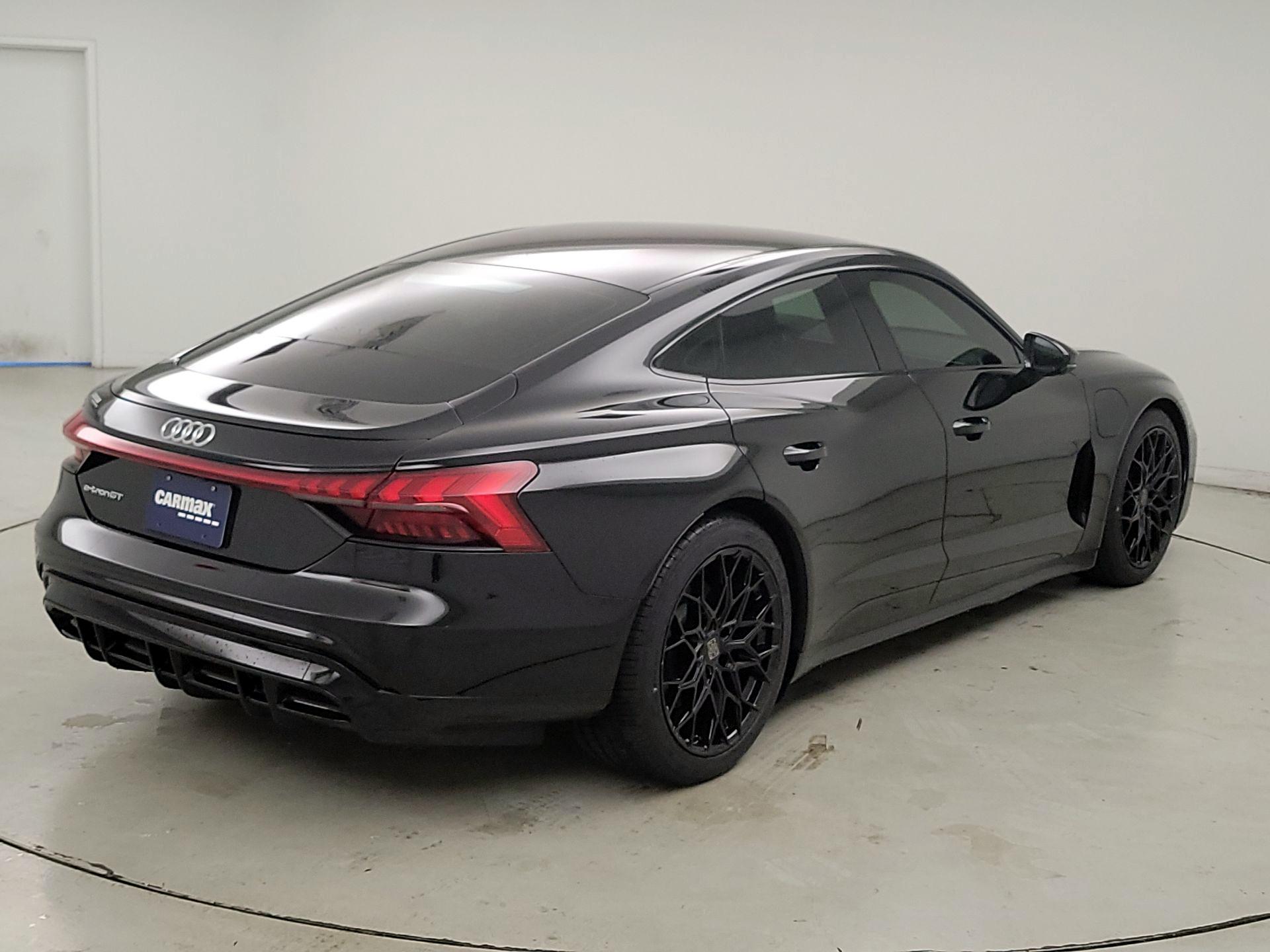 Thumbnail: 2022 Audi e-tron GT - 5