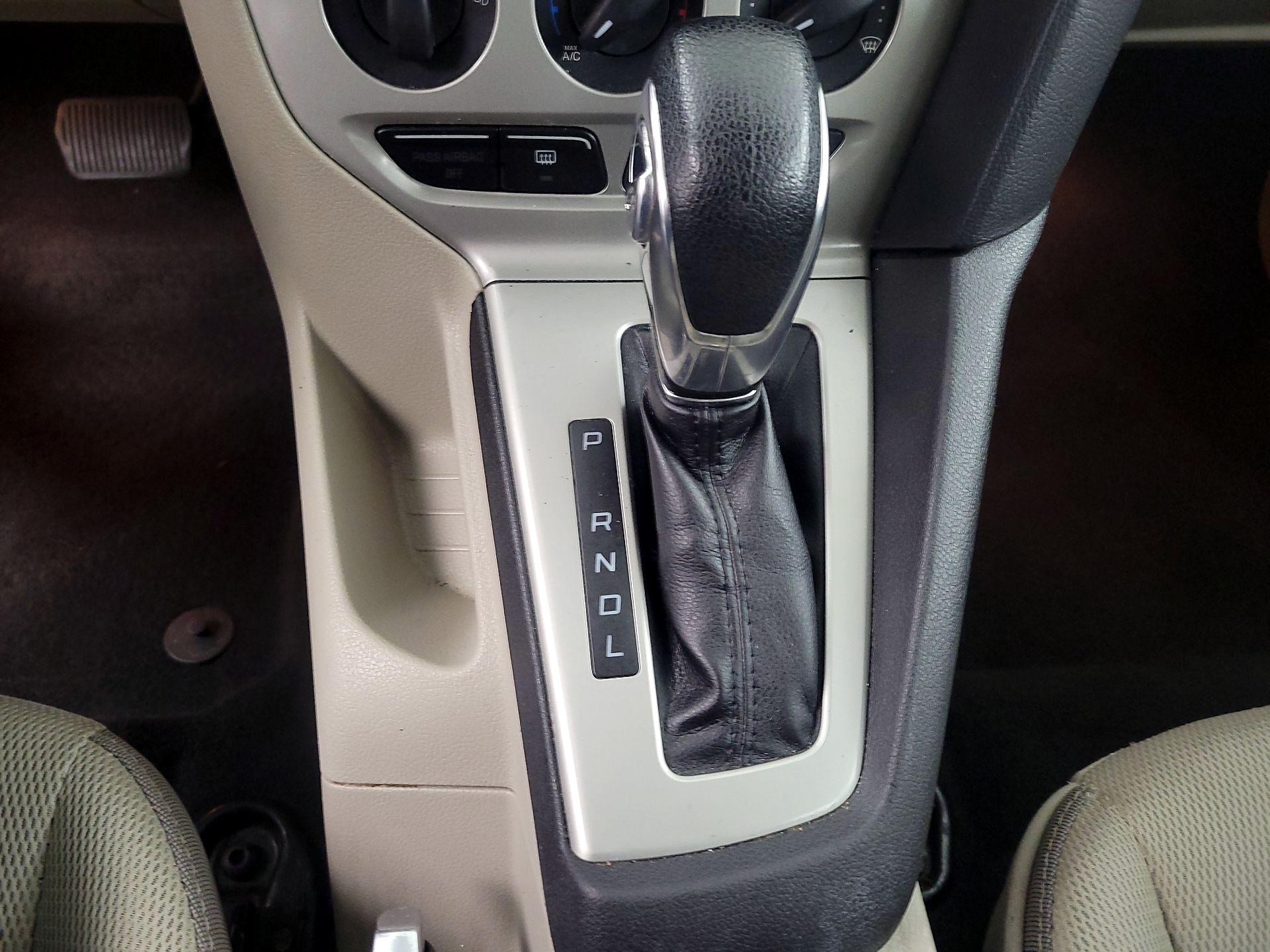 Thumbnail: 2014 Ford Focus - 16