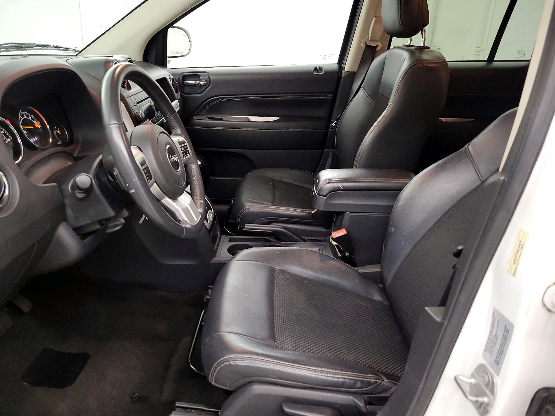 Thumbnail: 2016 Jeep Compass - 11