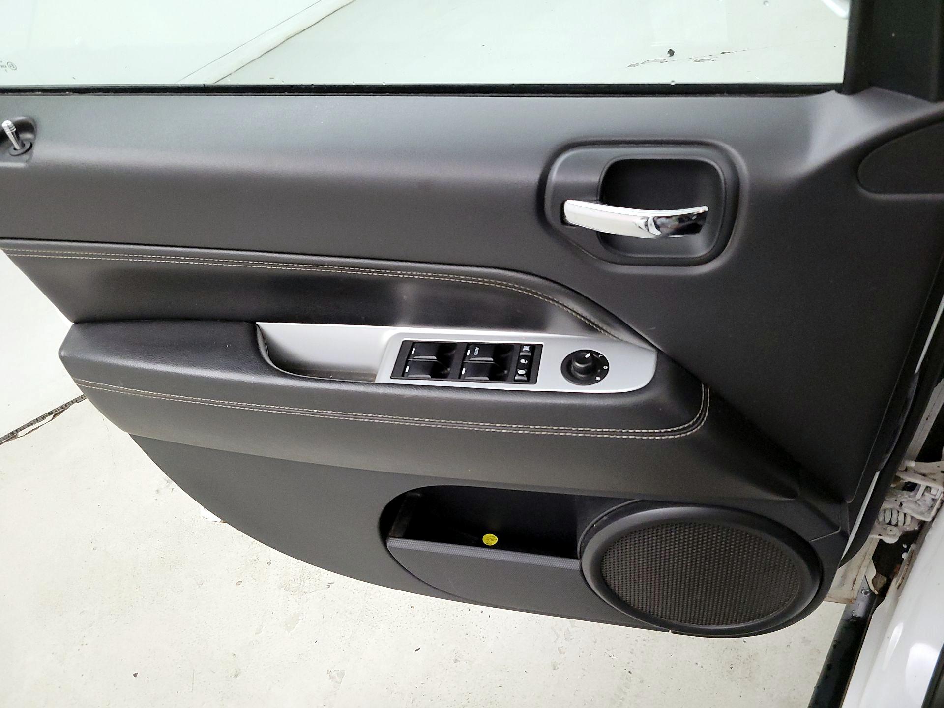 Thumbnail: 2016 Jeep Compass - 12