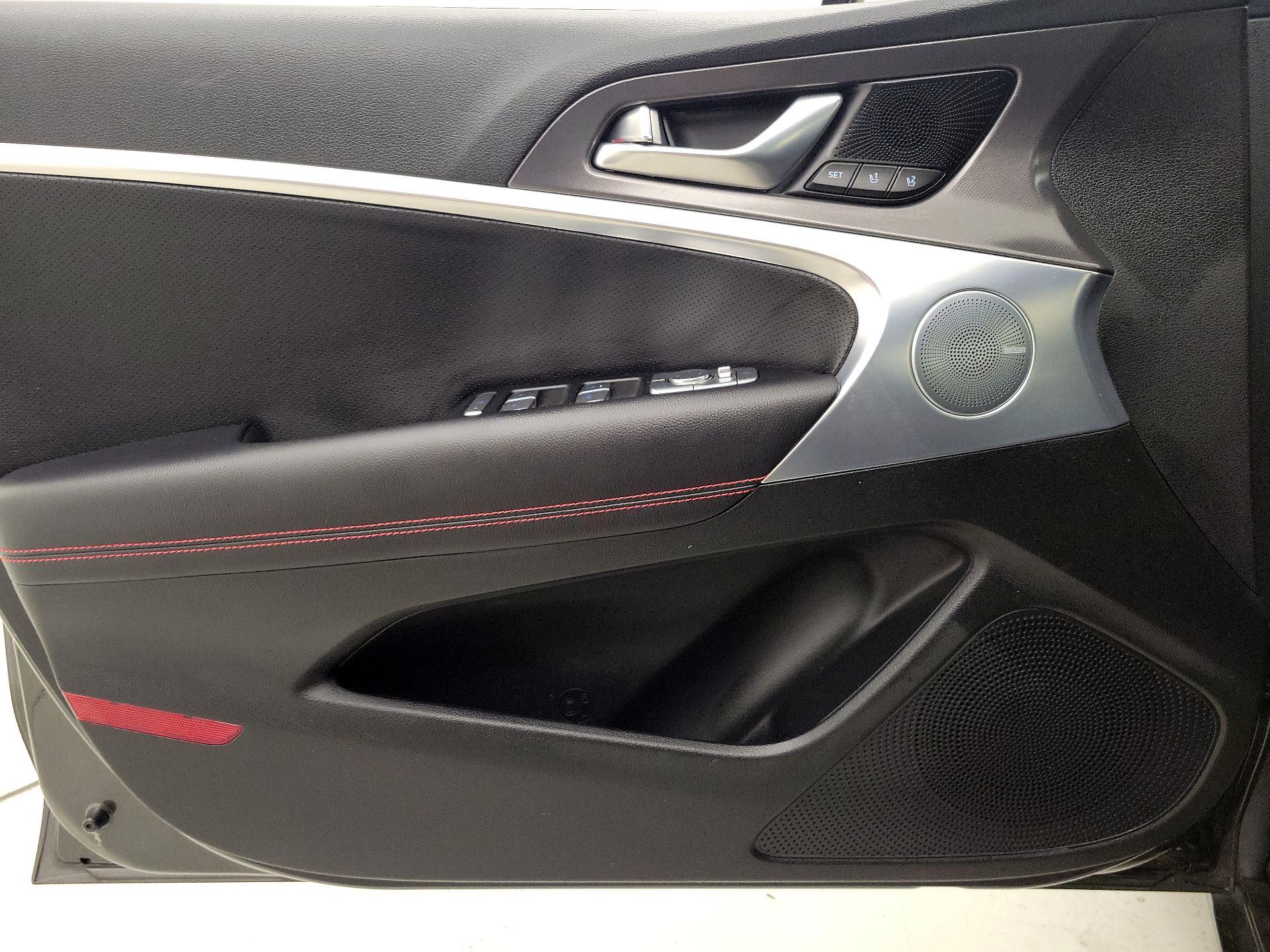 Thumbnail: 2024 Genesis G70 - 12
