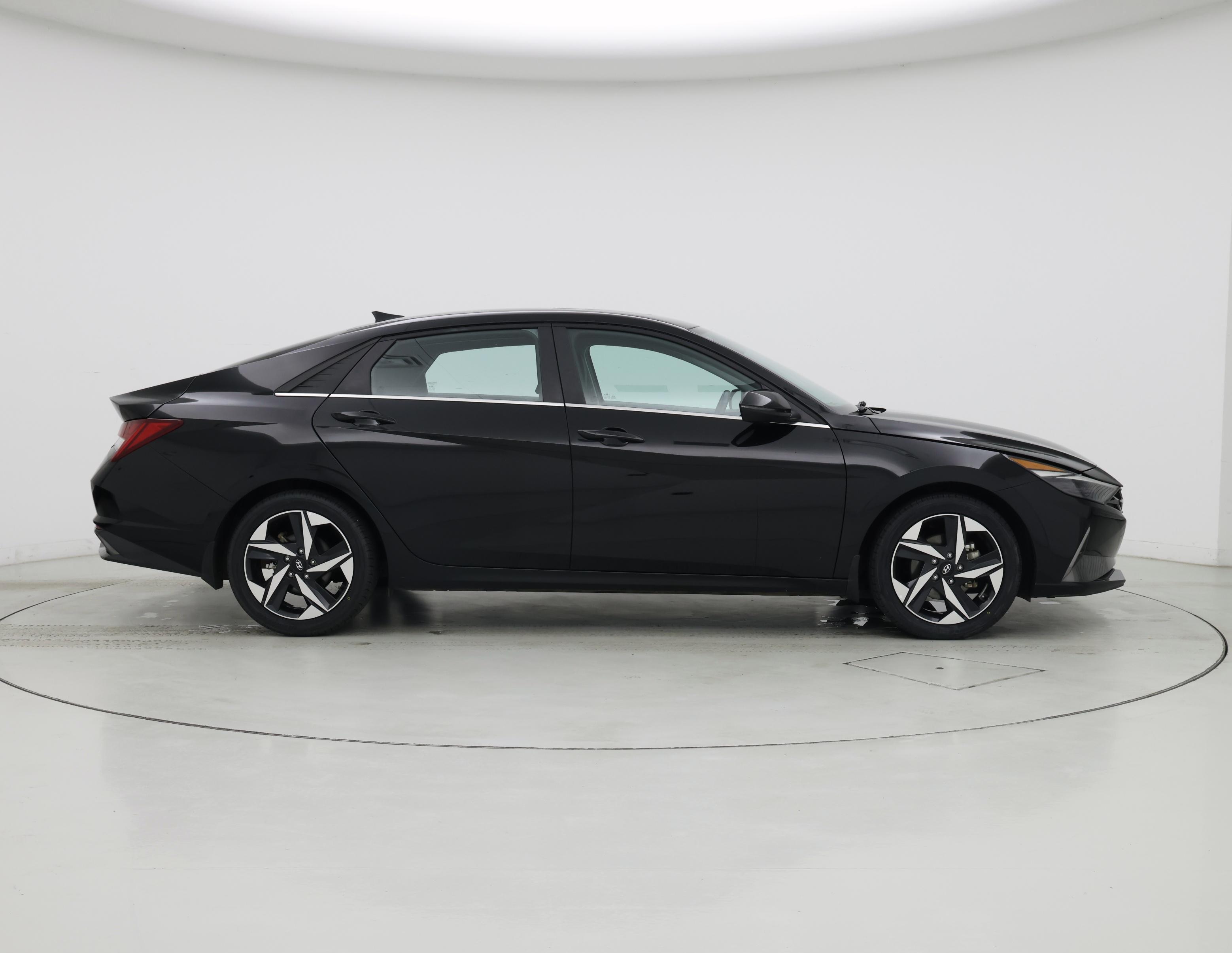 Thumbnail: 2023 Hyundai Elantra - 7