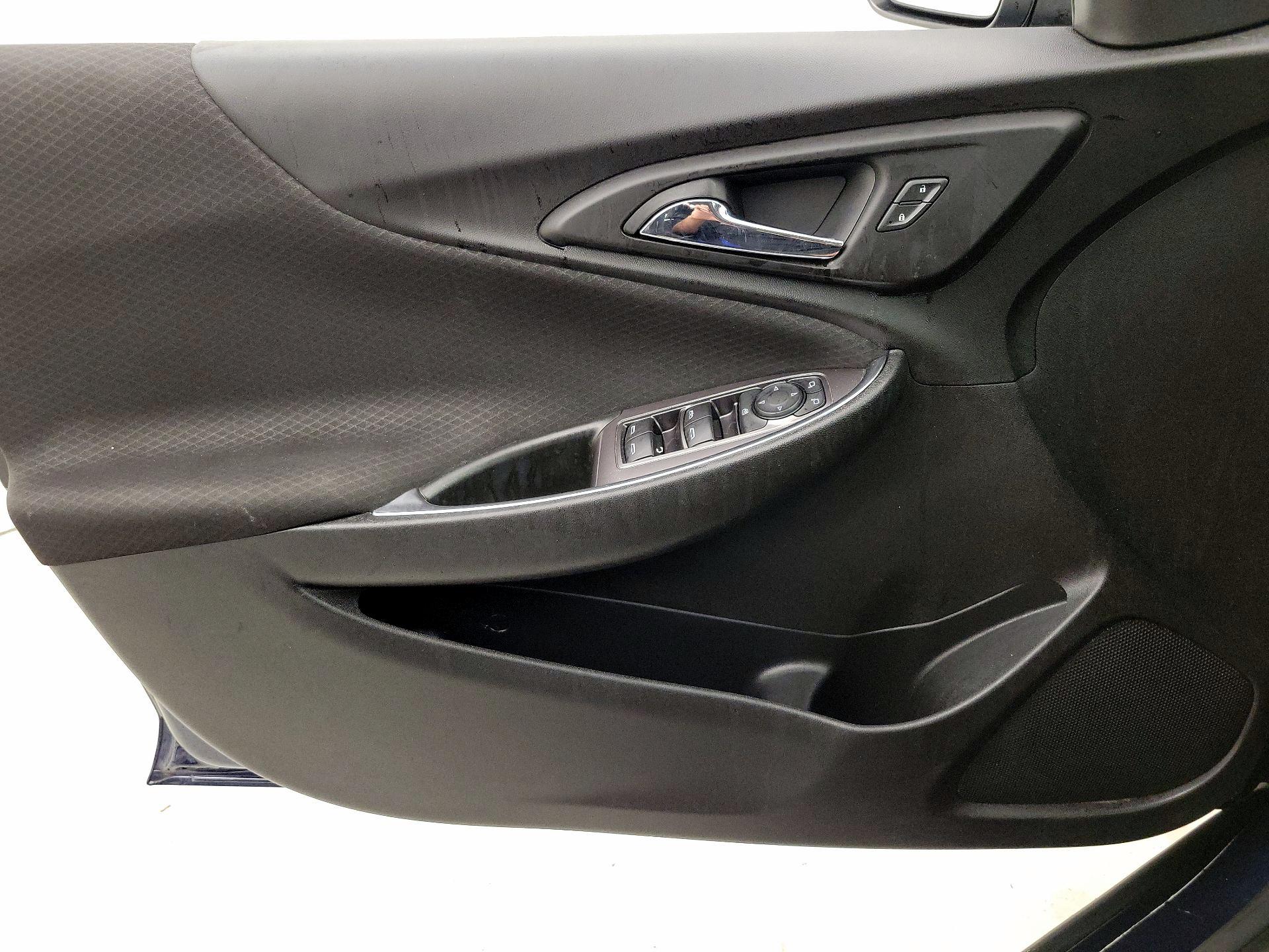 Thumbnail: 2021 Chevrolet Malibu - 12