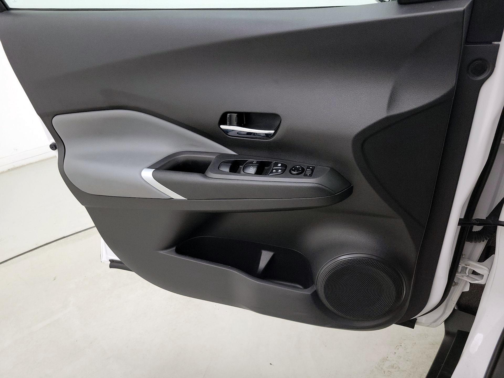 Thumbnail: 2021 Nissan Kicks - 12