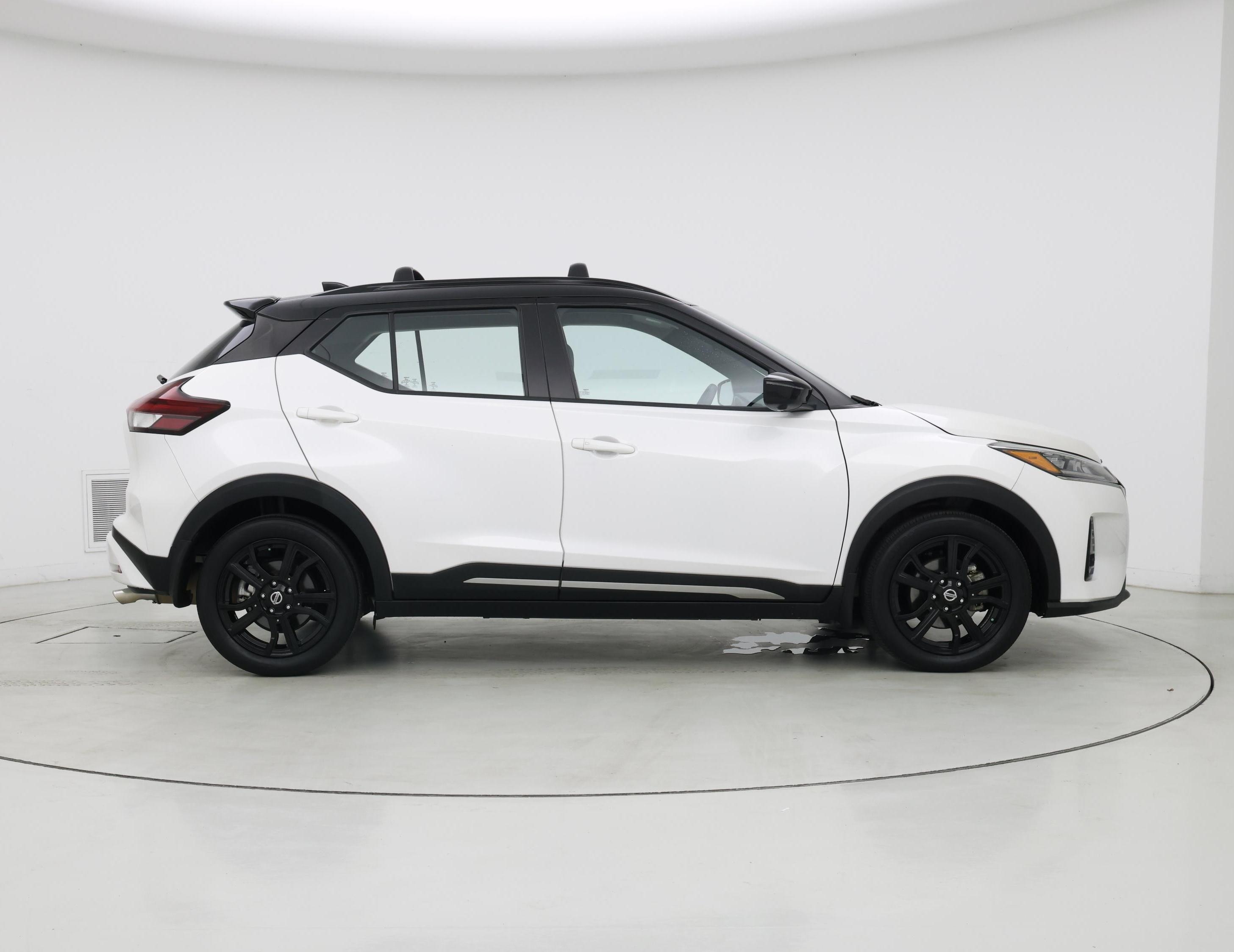 Thumbnail: 2021 Nissan Kicks - 7