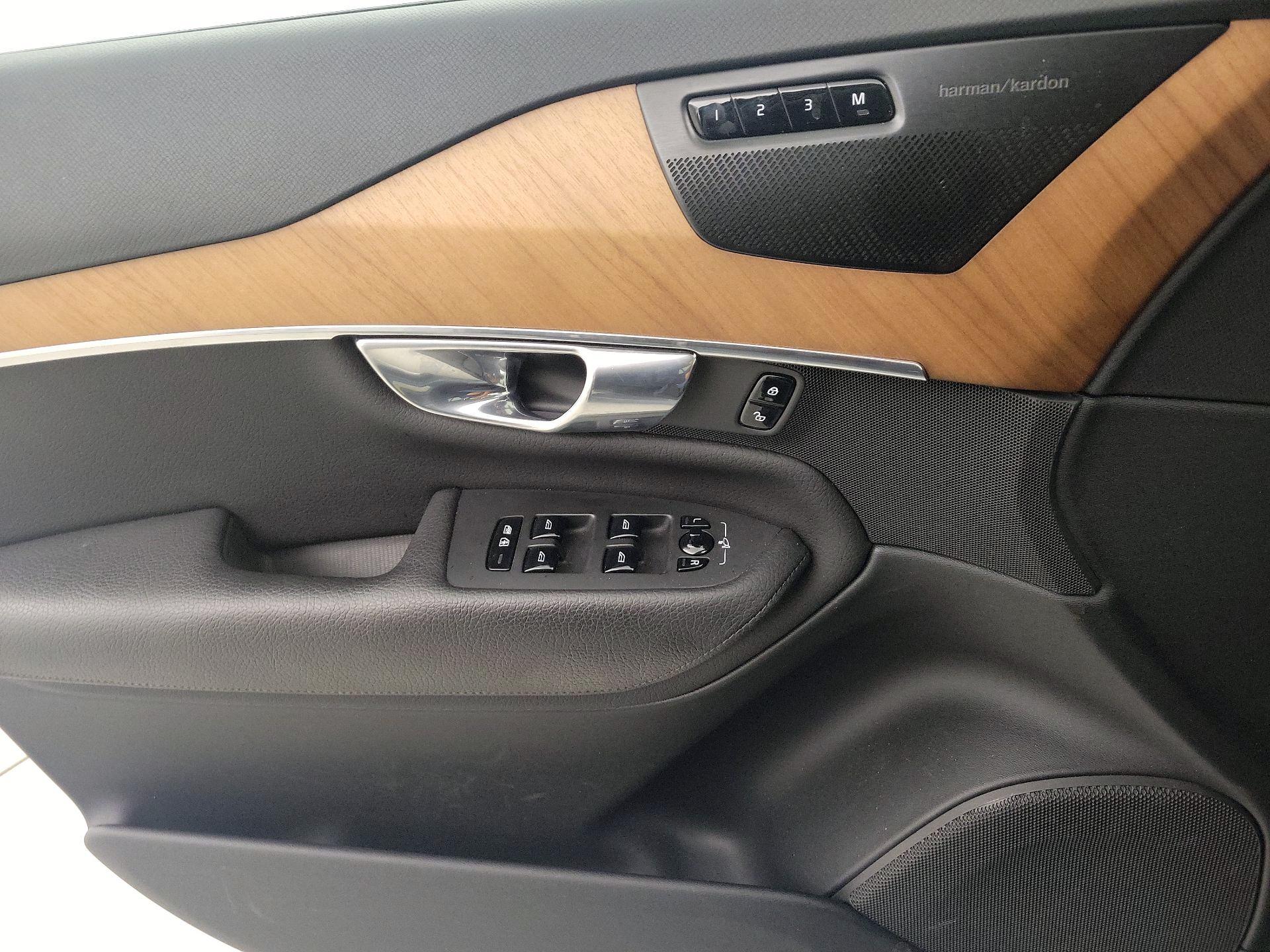 Thumbnail: 2021 Volvo XC90 - 12