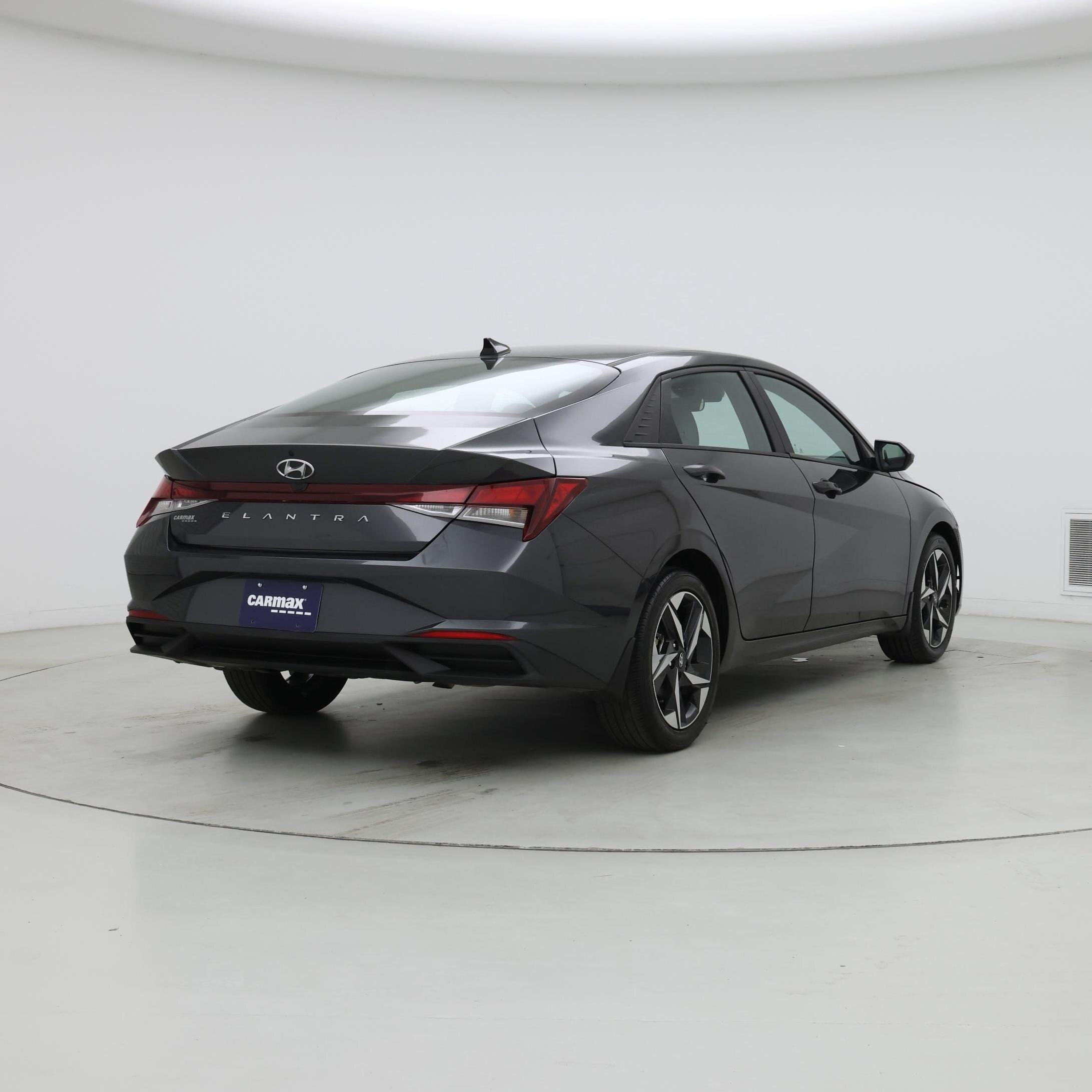 Thumbnail: 2023 Hyundai Elantra - 8