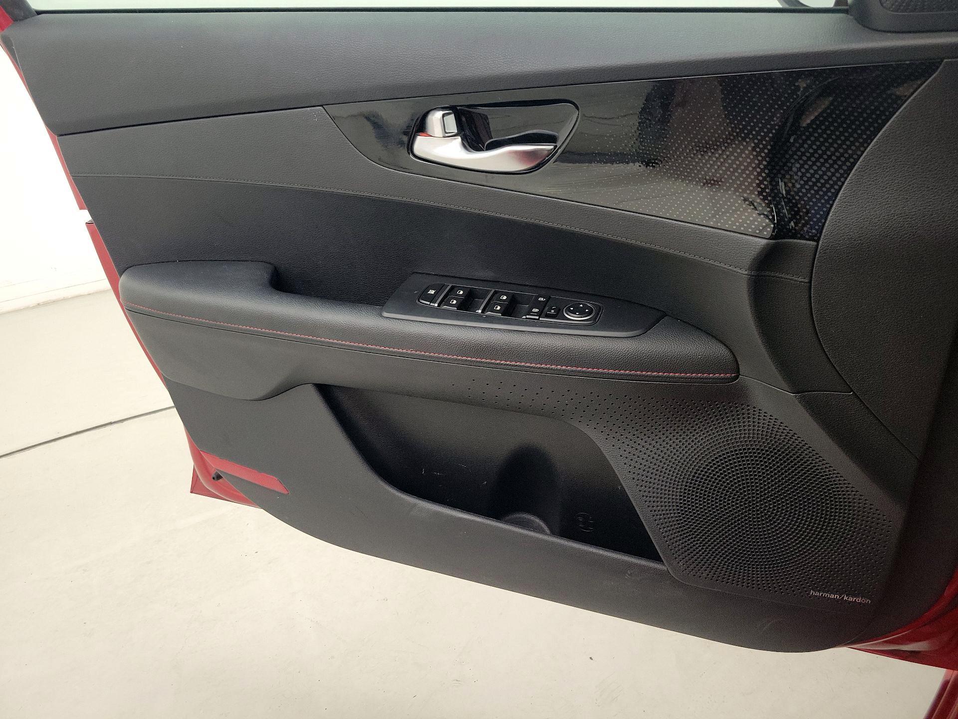 Thumbnail: 2021 Kia Forte - 12