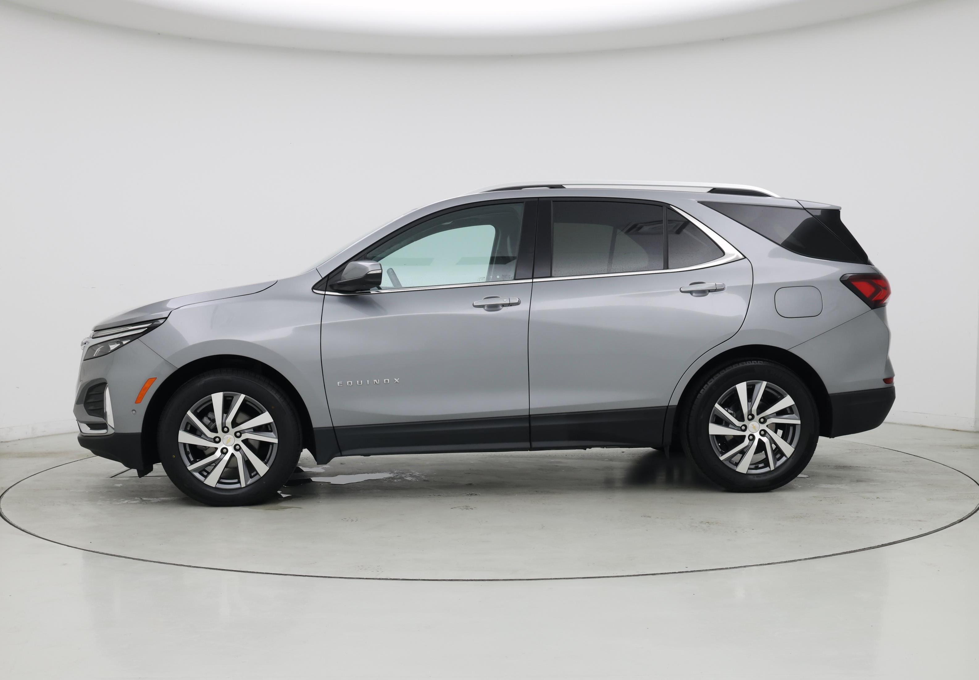 Thumbnail: 2023 Chevrolet Equinox - 3