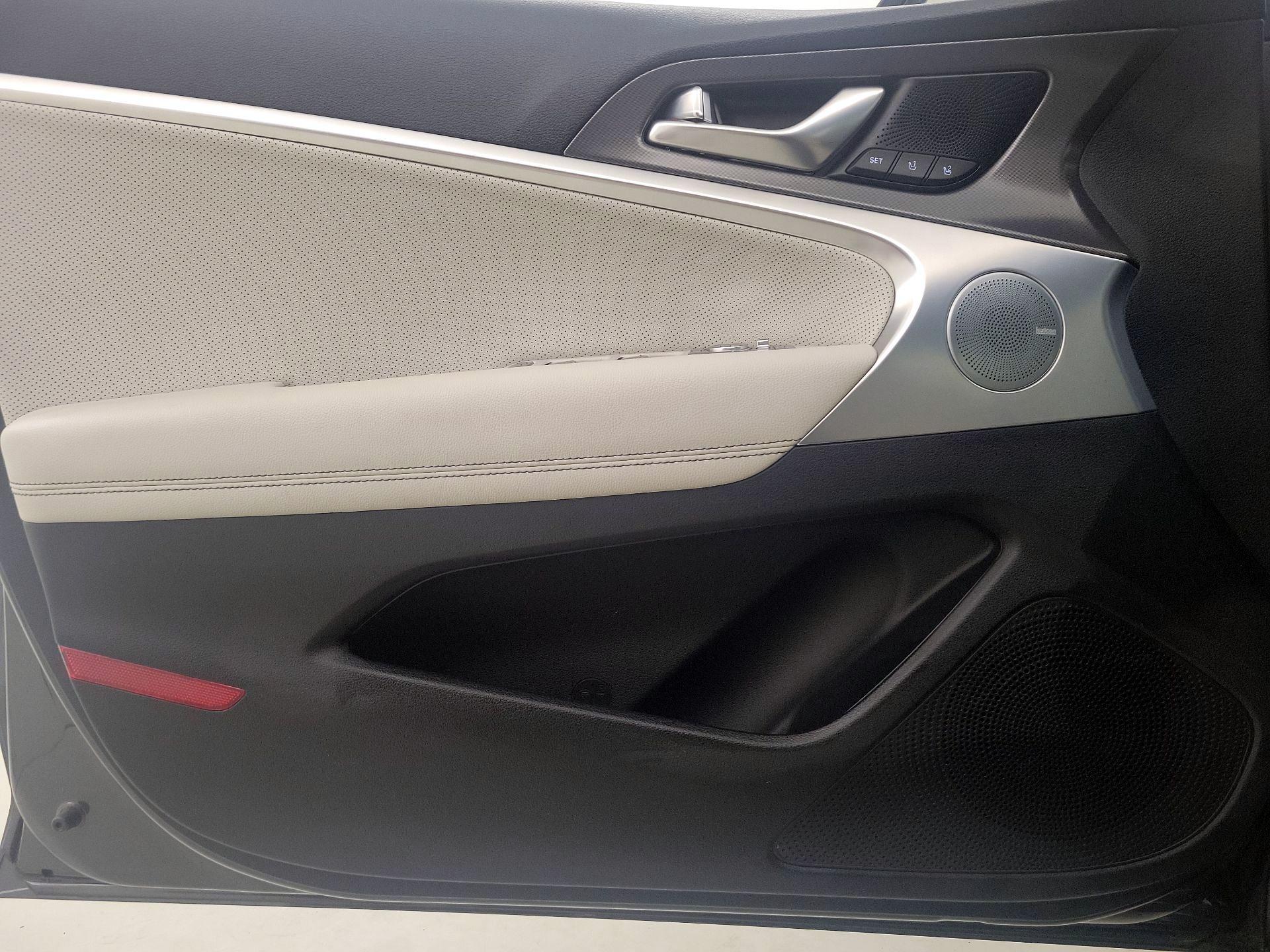 Thumbnail: 2024 Genesis G70 - 12