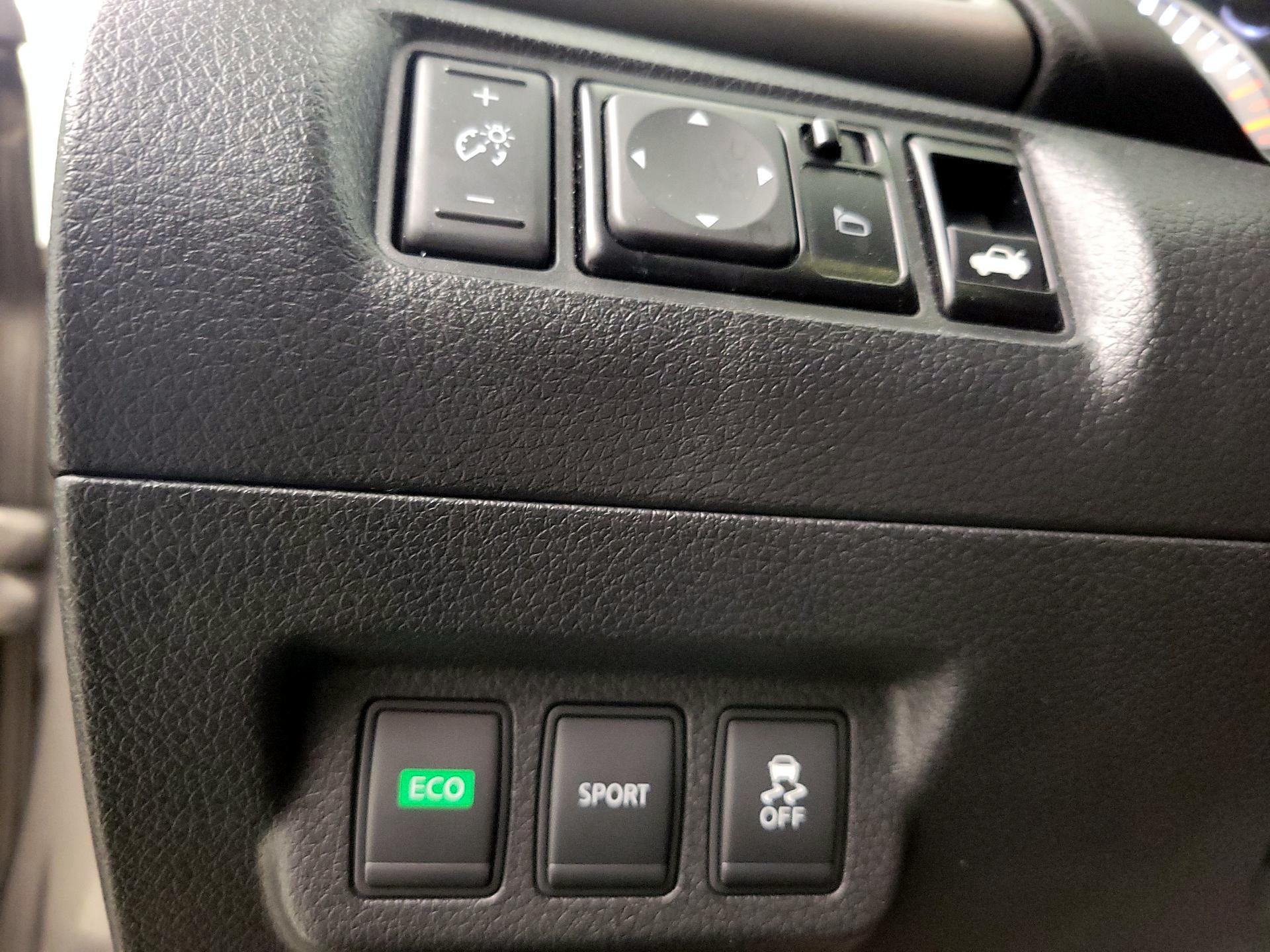 Thumbnail: 2015 Nissan Sentra - 13