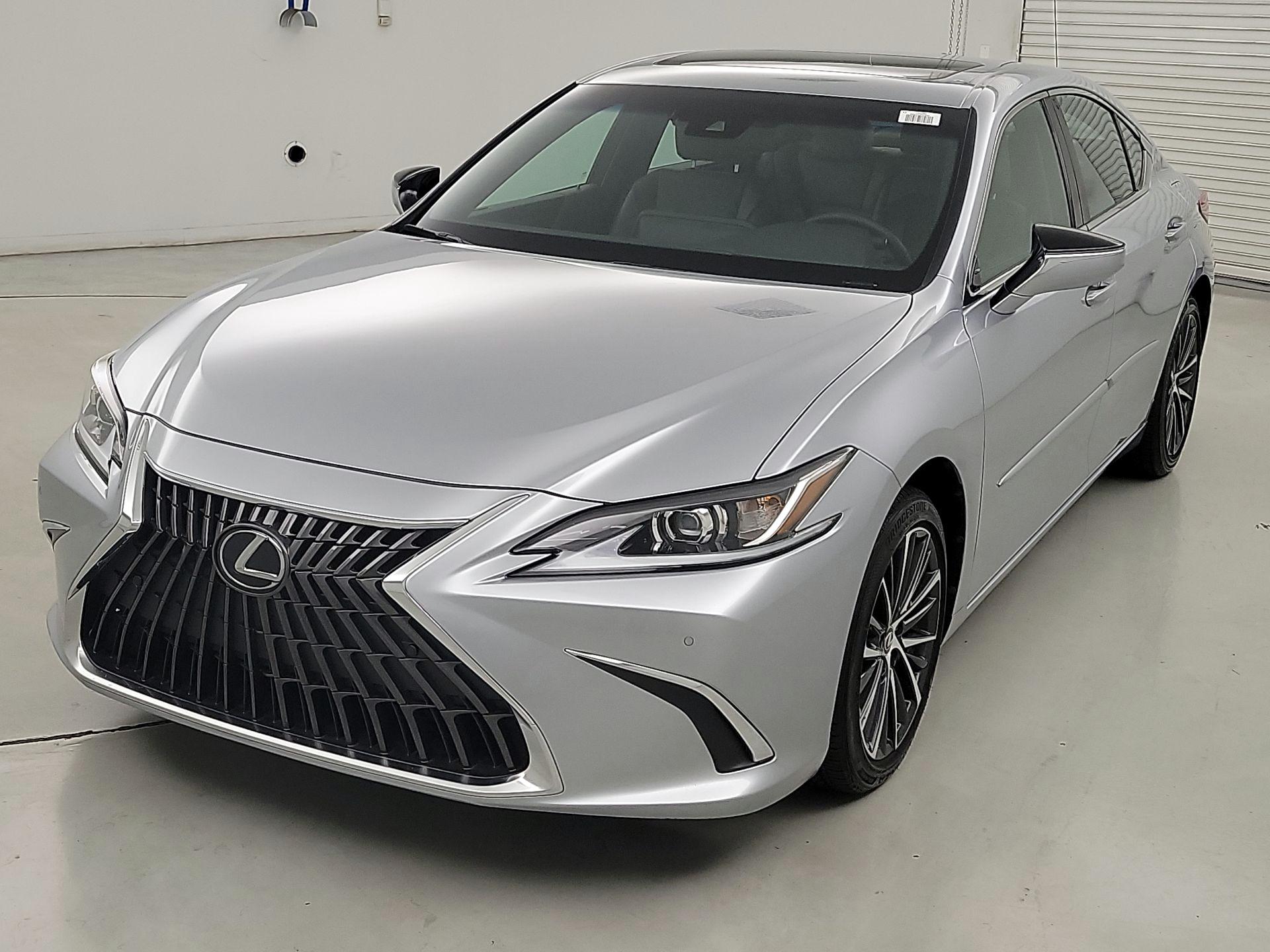 Thumbnail: 2023 Lexus ES - 3