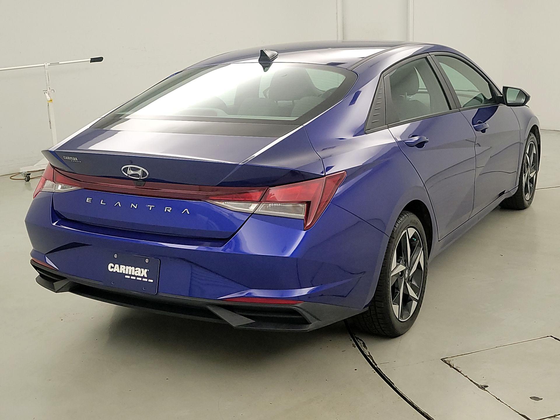 Thumbnail: 2023 Hyundai Elantra - 5