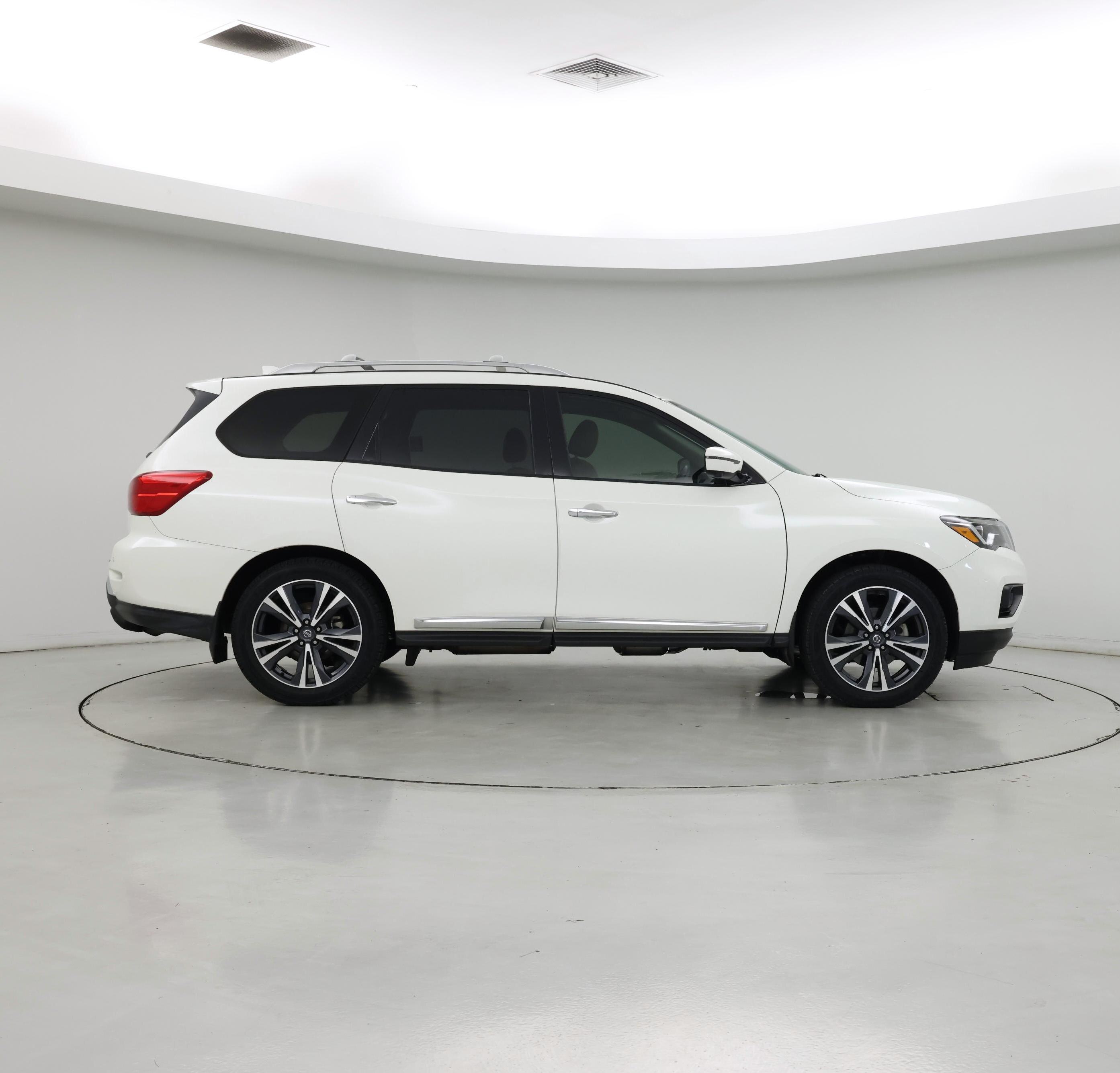 Thumbnail: 2020 Nissan Pathfinder - 7