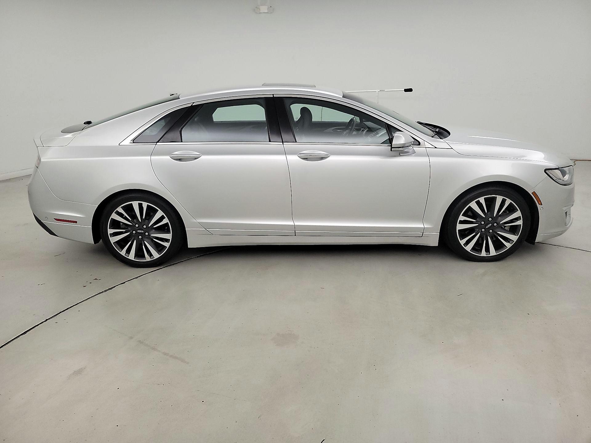 Thumbnail: 2019 Lincoln MKZ - 4
