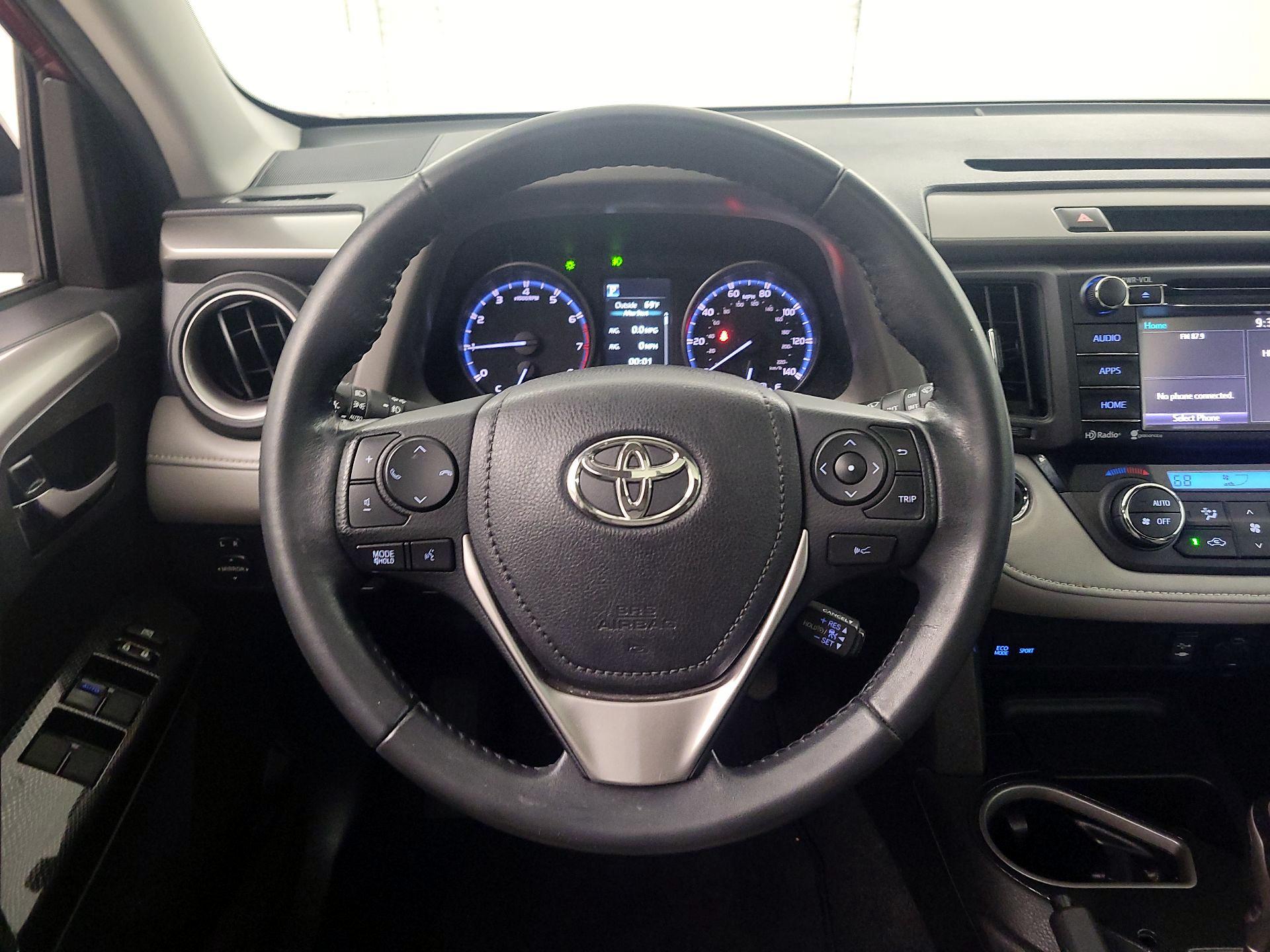 Thumbnail: 2018 Toyota RAV4 - 10