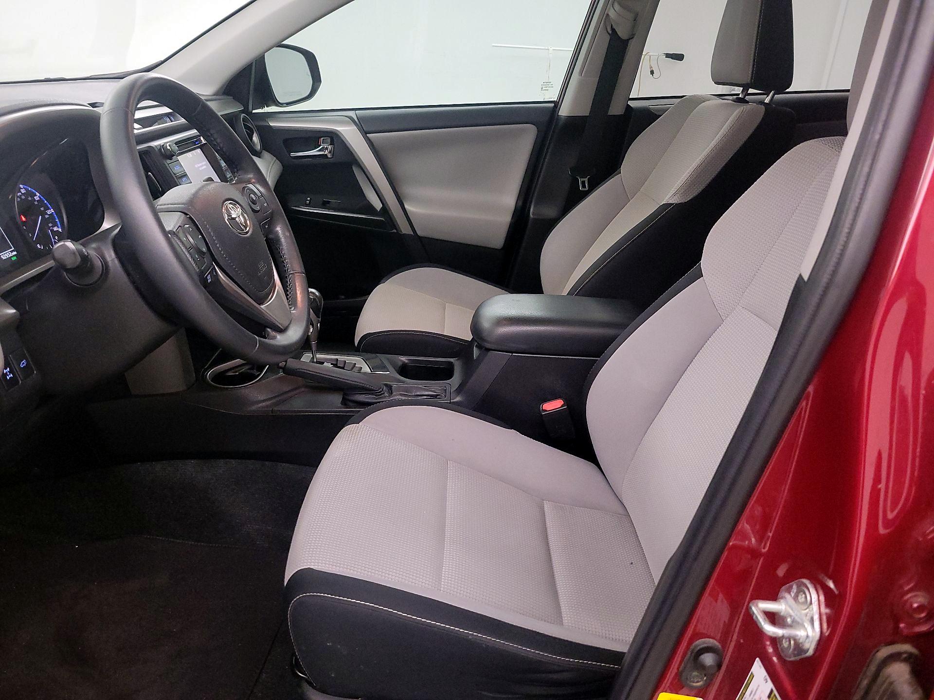 Thumbnail: 2018 Toyota RAV4 - 11