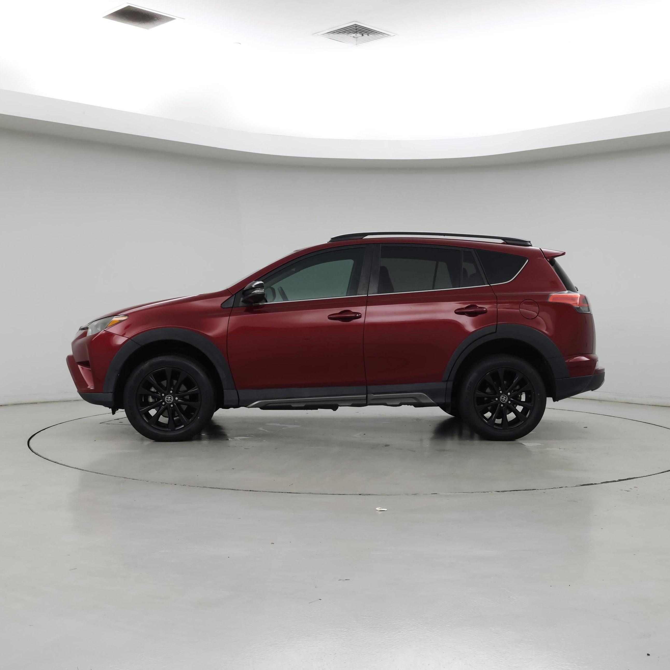 Thumbnail: 2018 Toyota RAV4 - 3