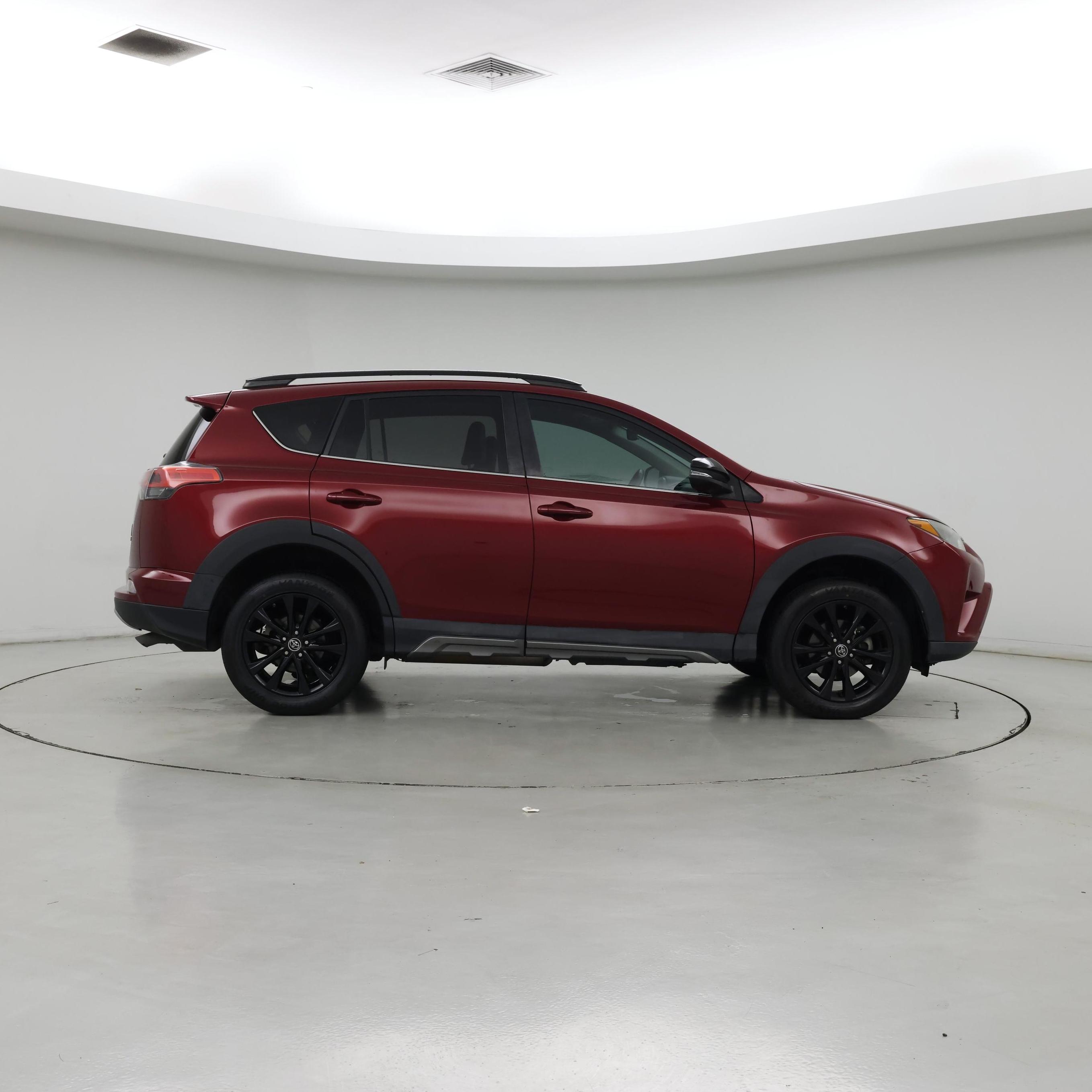 Thumbnail: 2018 Toyota RAV4 - 7