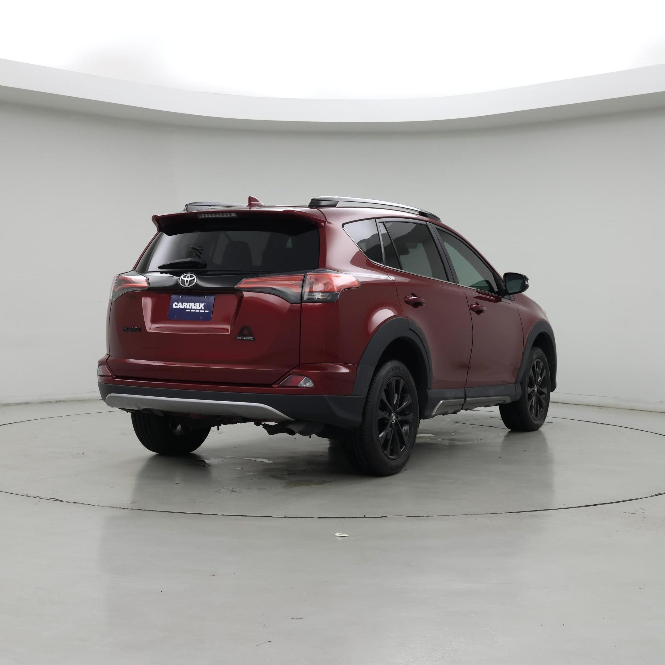 Thumbnail: 2018 Toyota RAV4 - 8