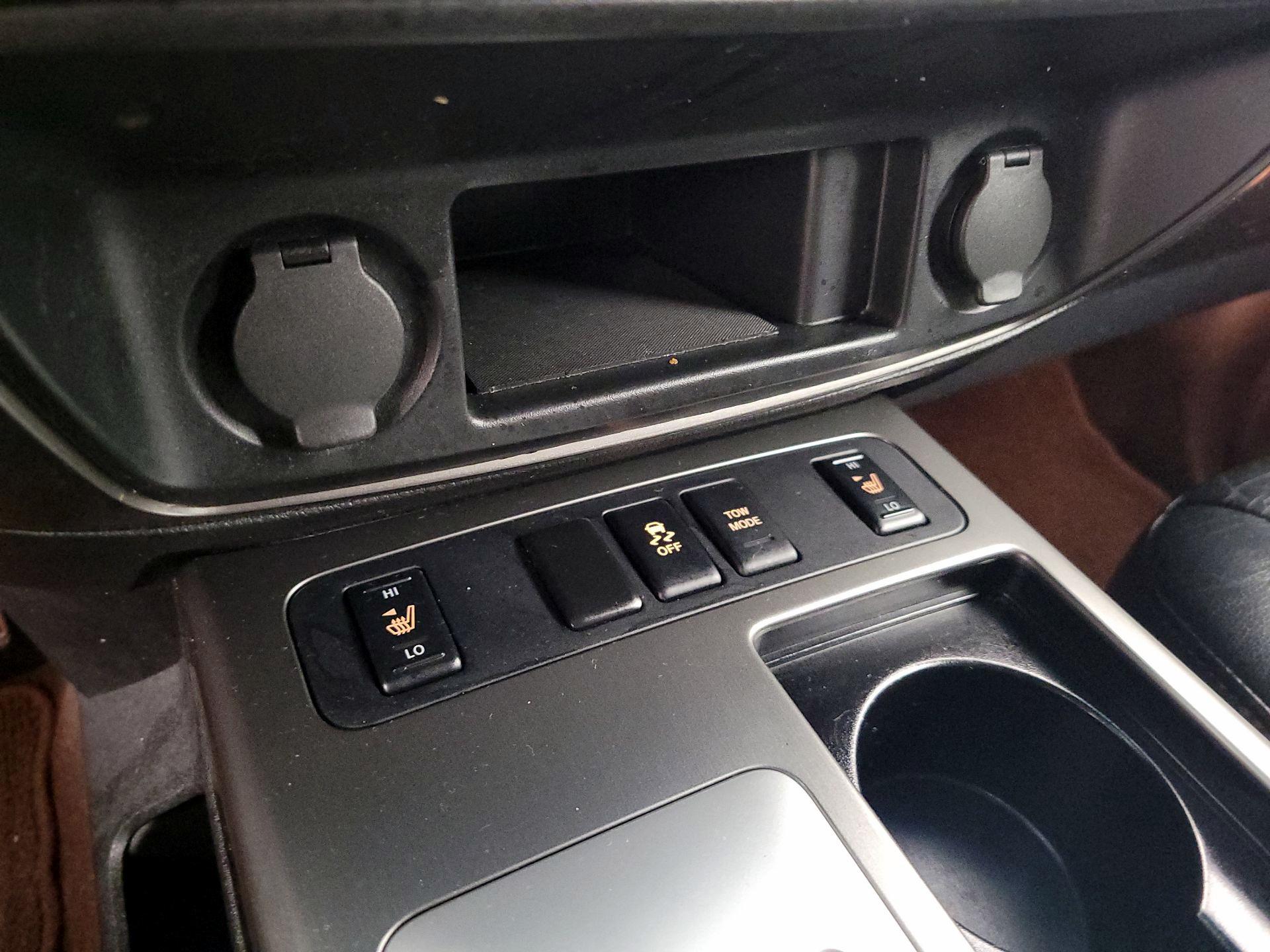 Thumbnail: 2015 Nissan Armada - 18