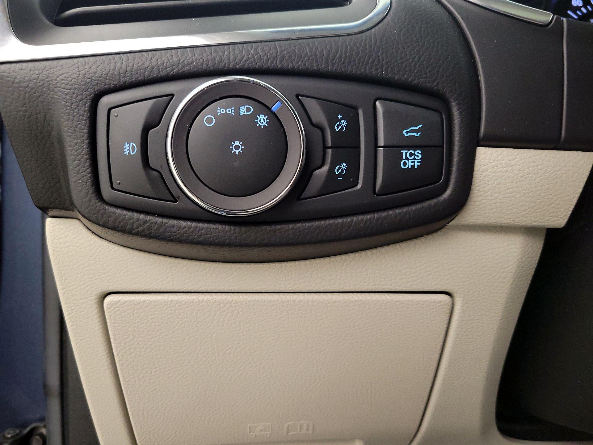 Thumbnail: 2019 Ford Edge - 11
