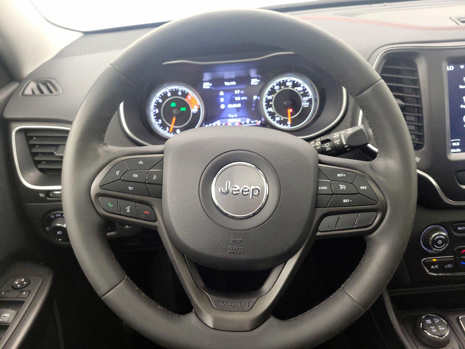 Thumbnail: 2022 Jeep Cherokee - 10