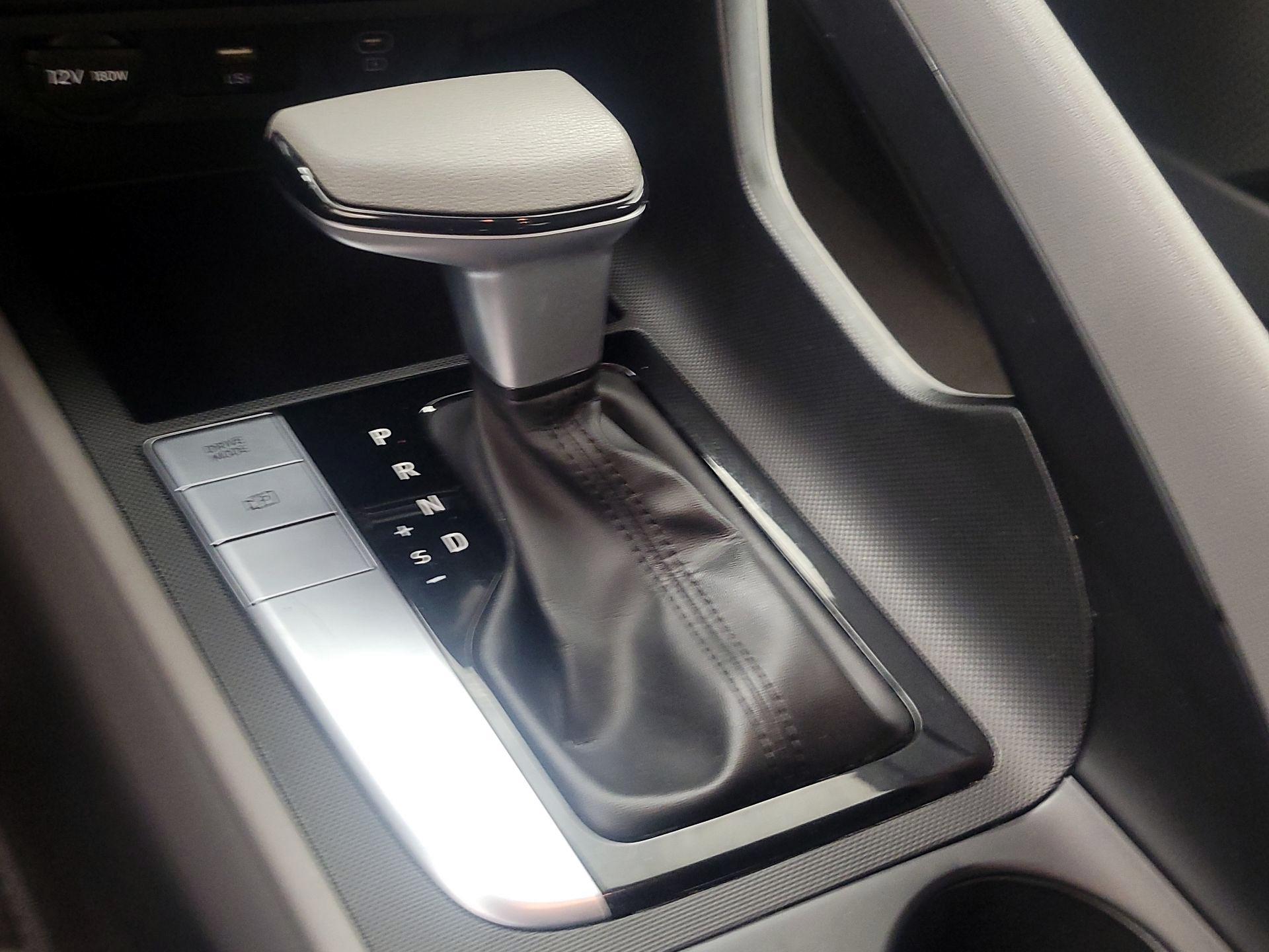 Thumbnail: 2024 Hyundai Elantra - 18