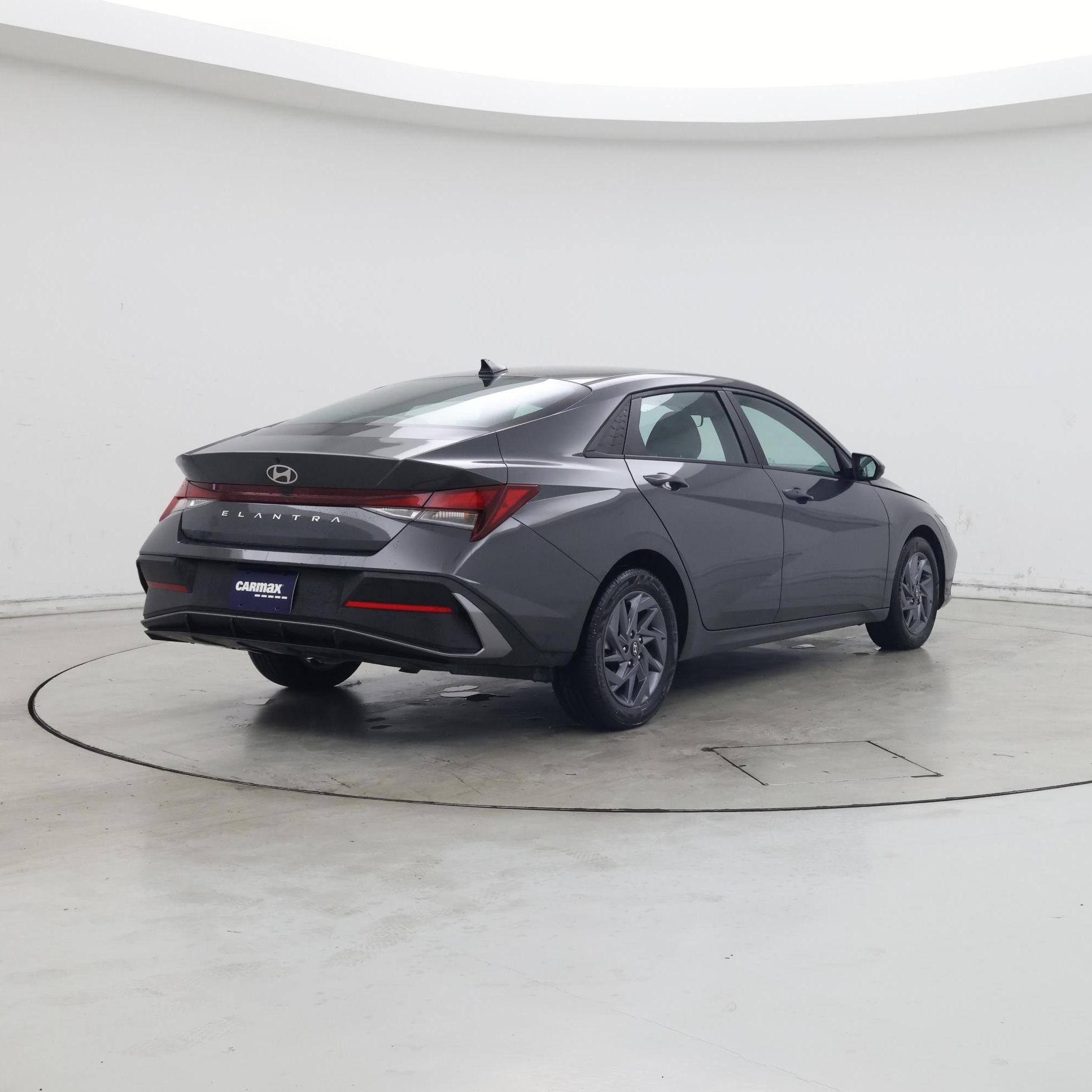 Thumbnail: 2024 Hyundai Elantra - 8
