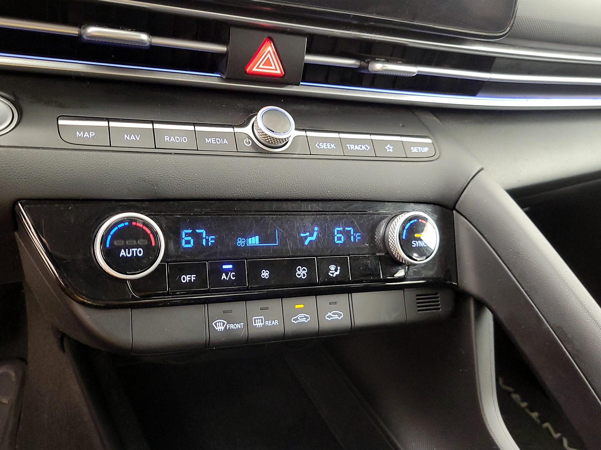 Thumbnail: 2024 Hyundai Elantra - 17