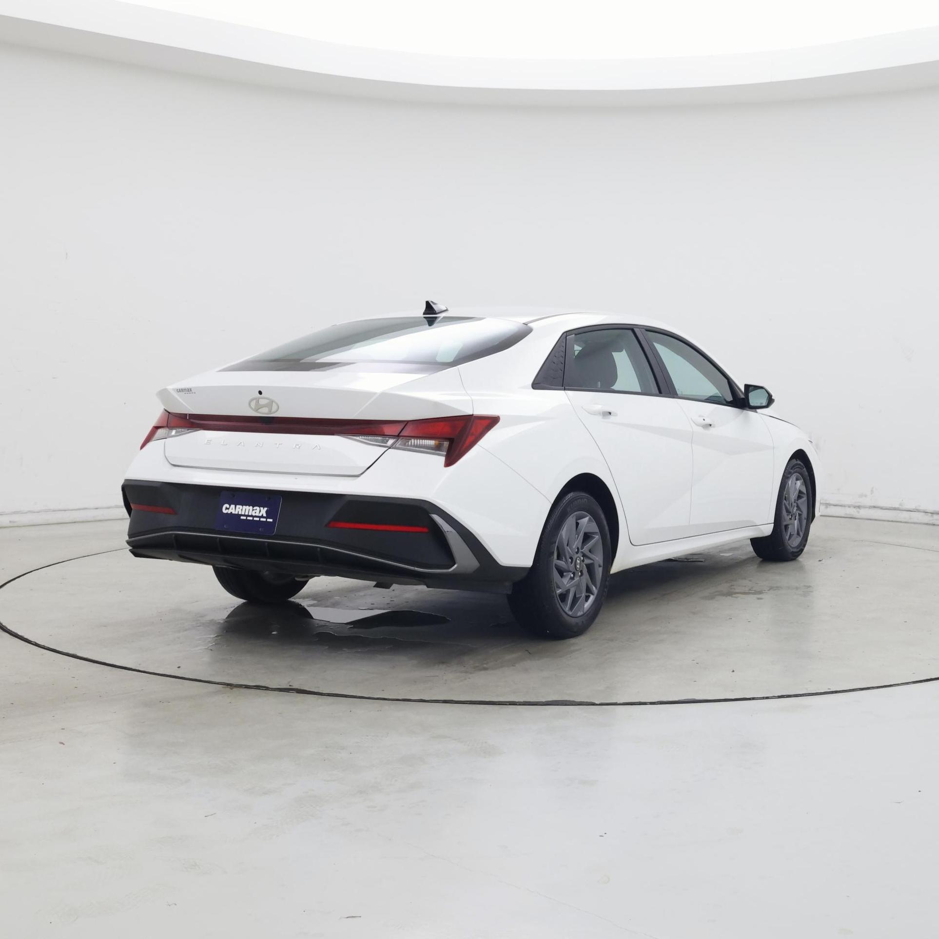 Thumbnail: 2024 Hyundai Elantra - 8
