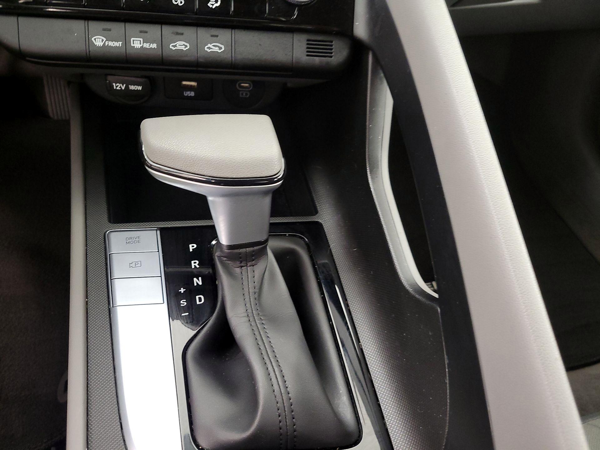 Thumbnail: 2024 Hyundai Elantra - 18