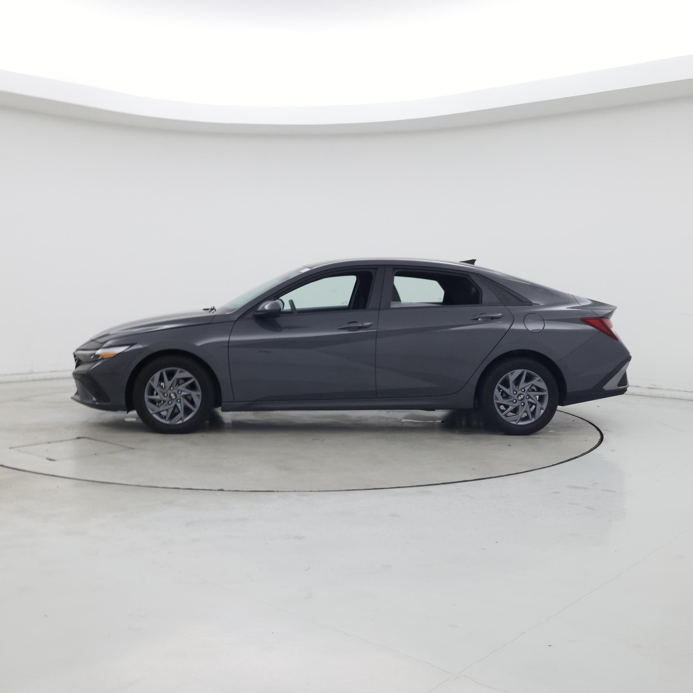 Thumbnail: 2024 Hyundai Elantra - 3