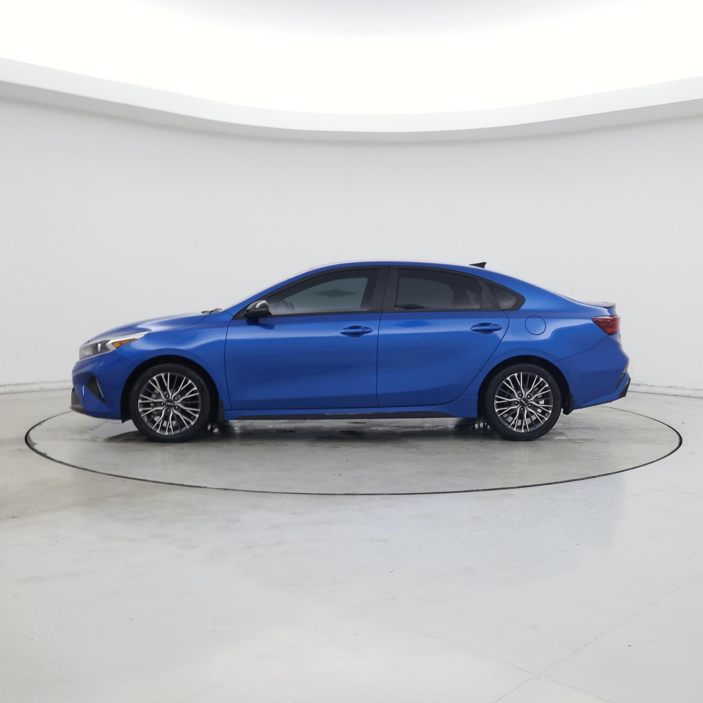 Thumbnail: 2023 Kia Forte - 3