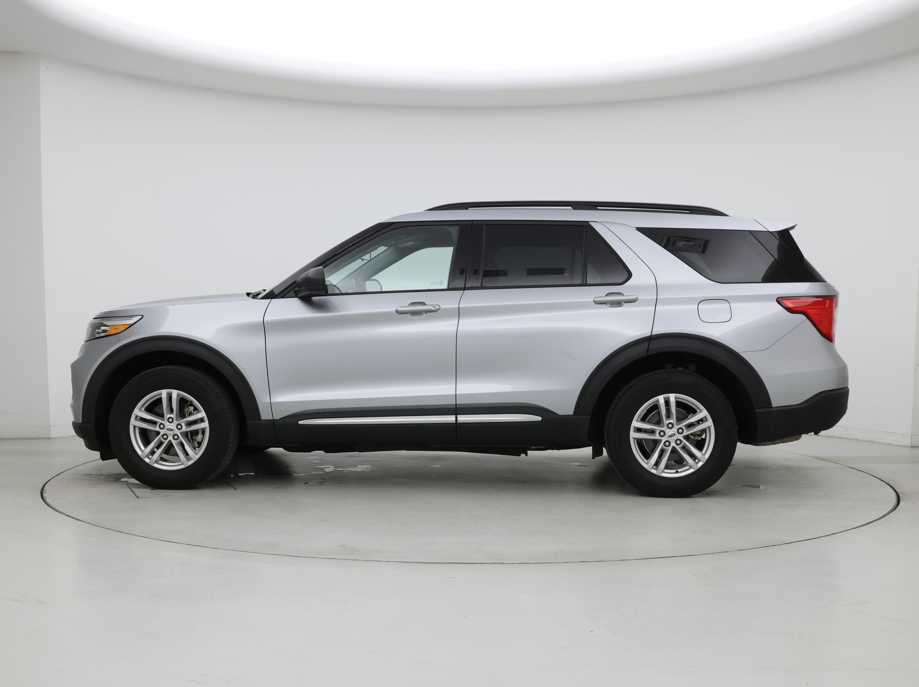 Thumbnail: 2022 Ford Explorer - 3