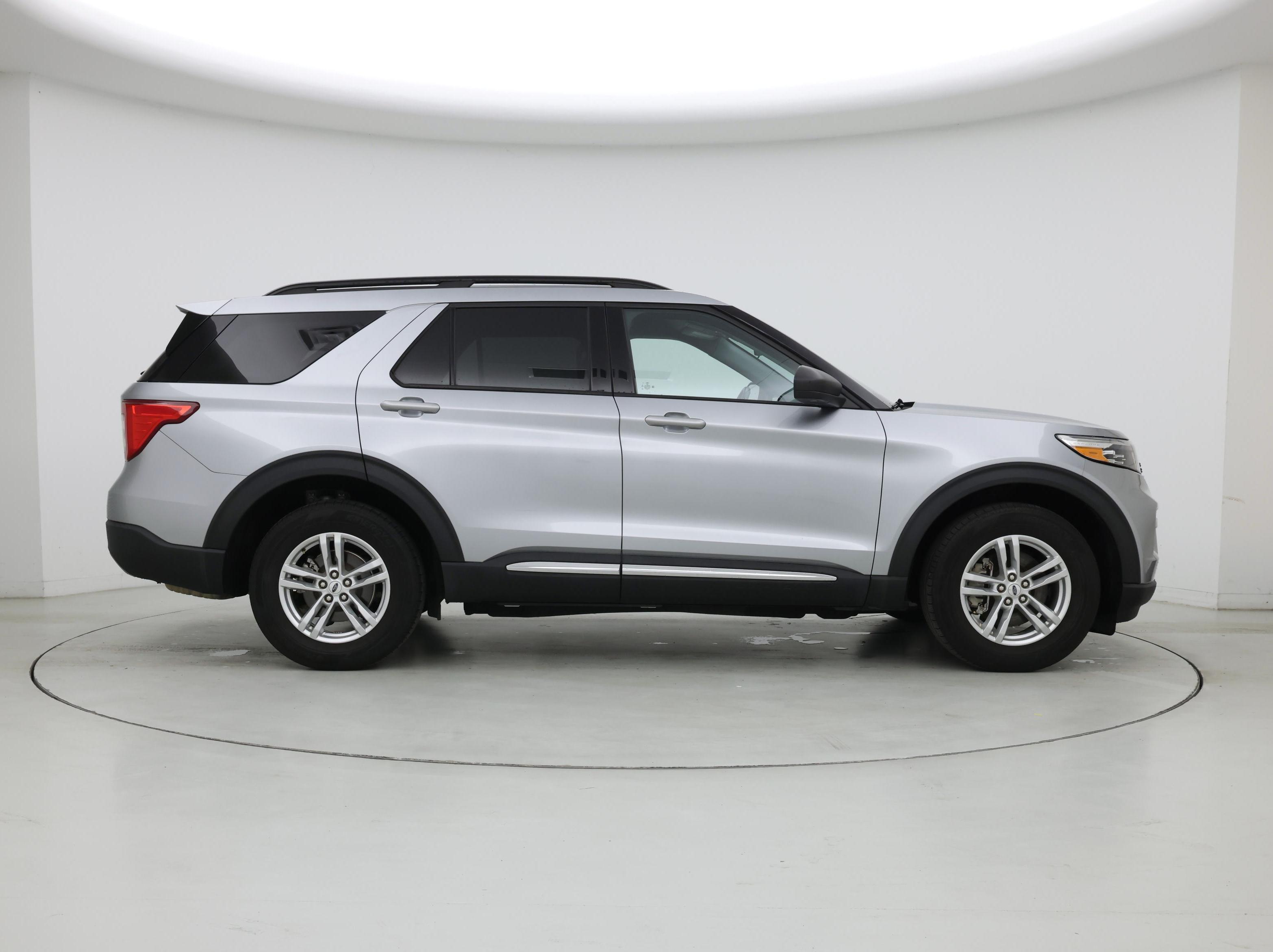 Thumbnail: 2022 Ford Explorer - 7