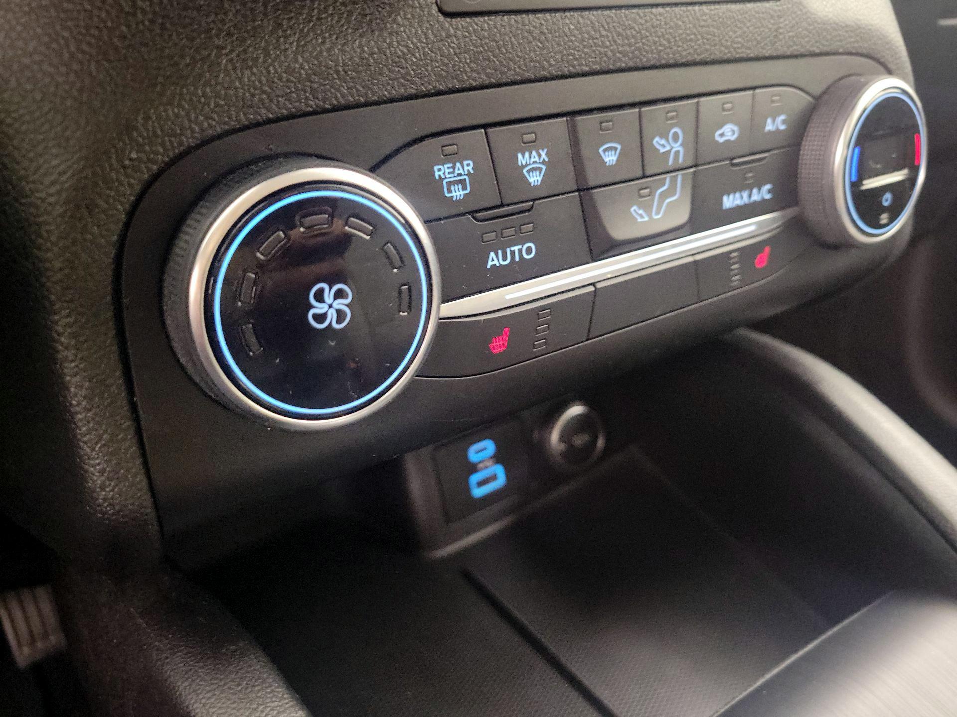 Thumbnail: 2020 Ford Escape - 16