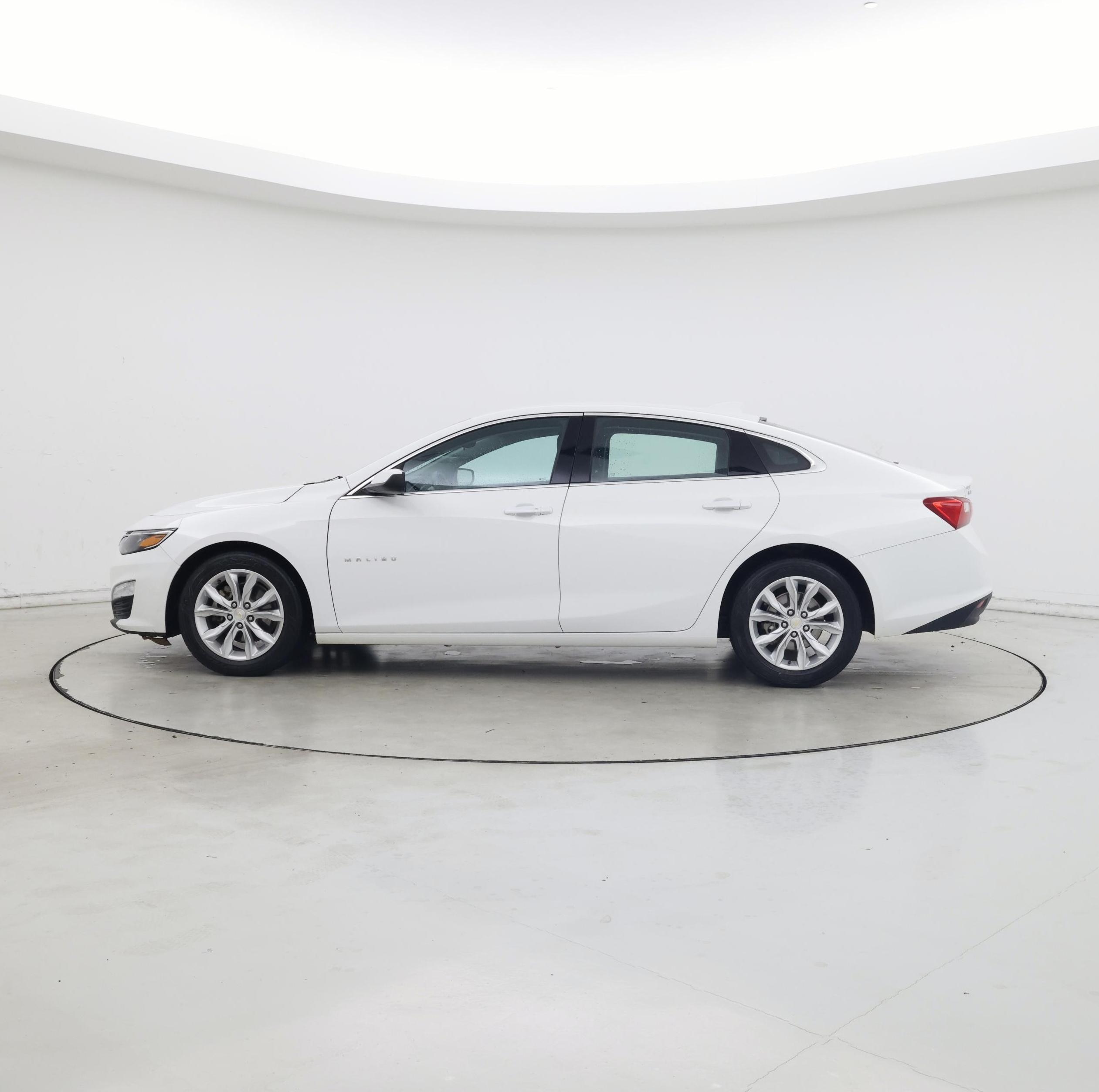 Thumbnail: 2023 Chevrolet Malibu - 3