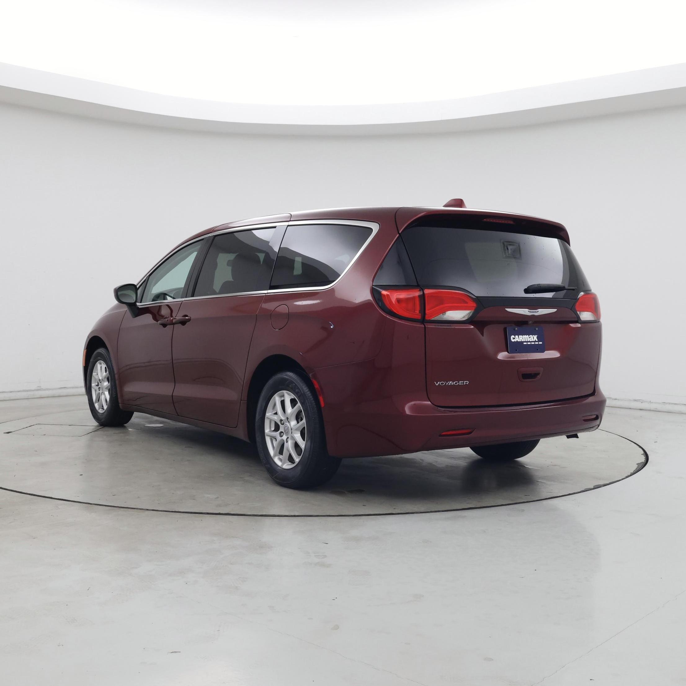 Thumbnail: 2020 Chrysler Voyager - 2
