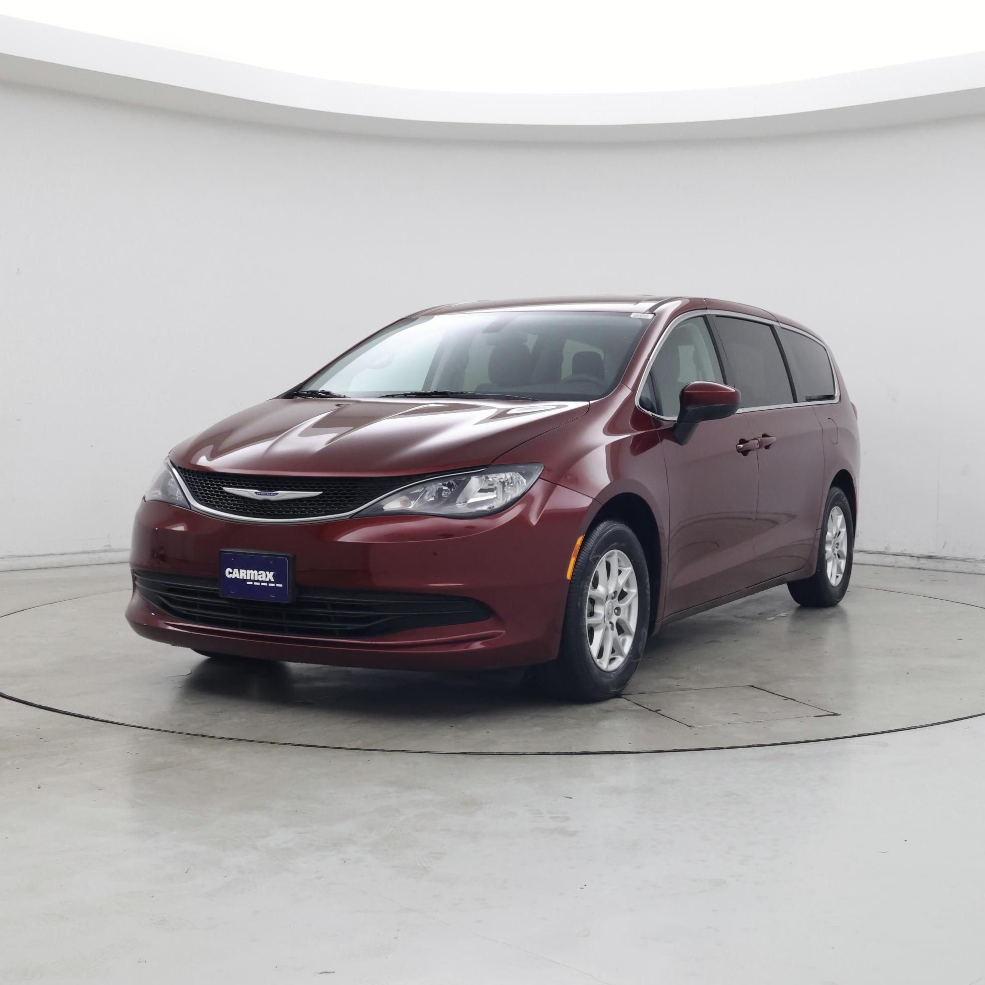 Thumbnail: 2020 Chrysler Voyager - 4
