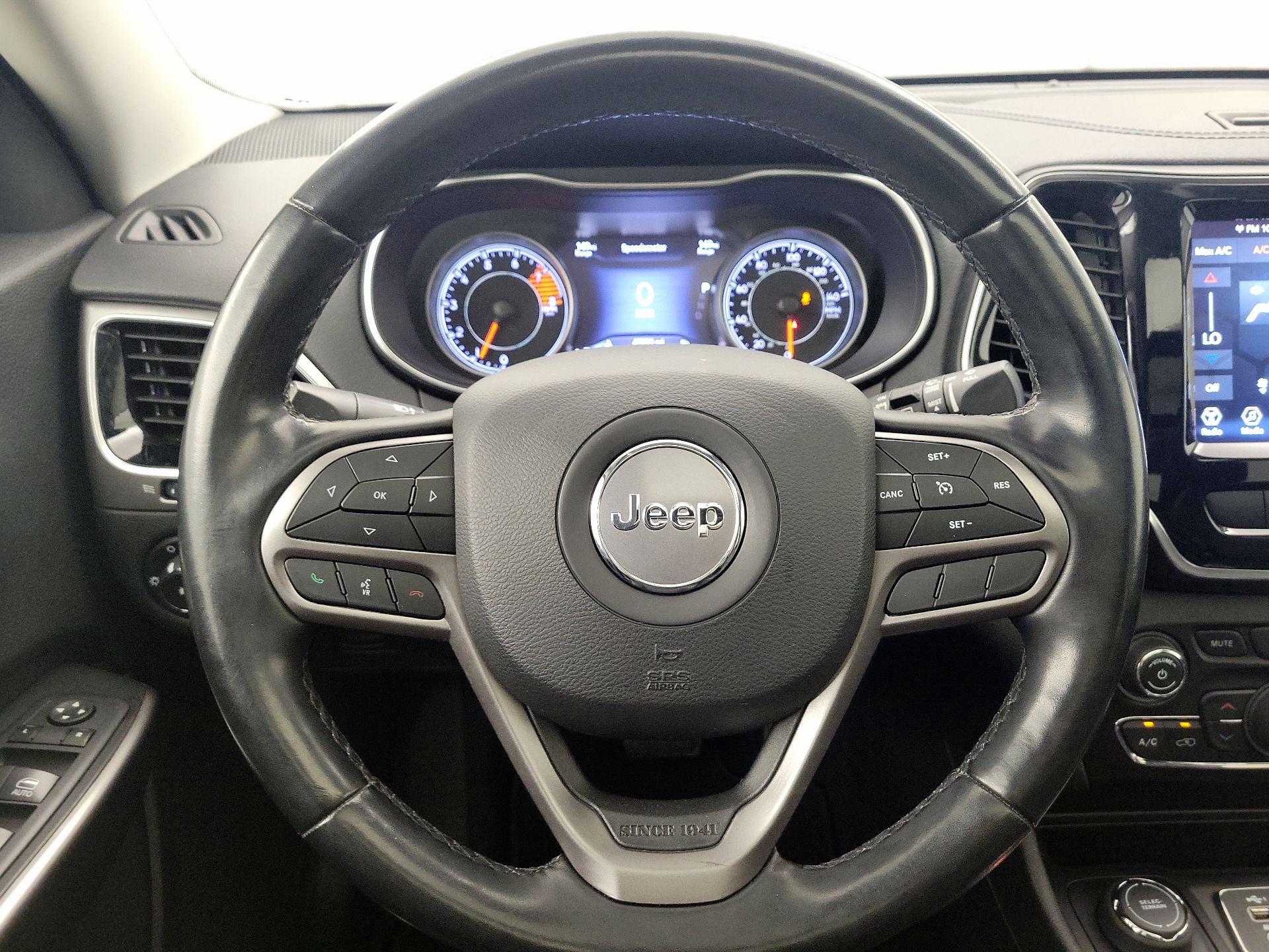 Thumbnail: 2020 Jeep Cherokee - 10