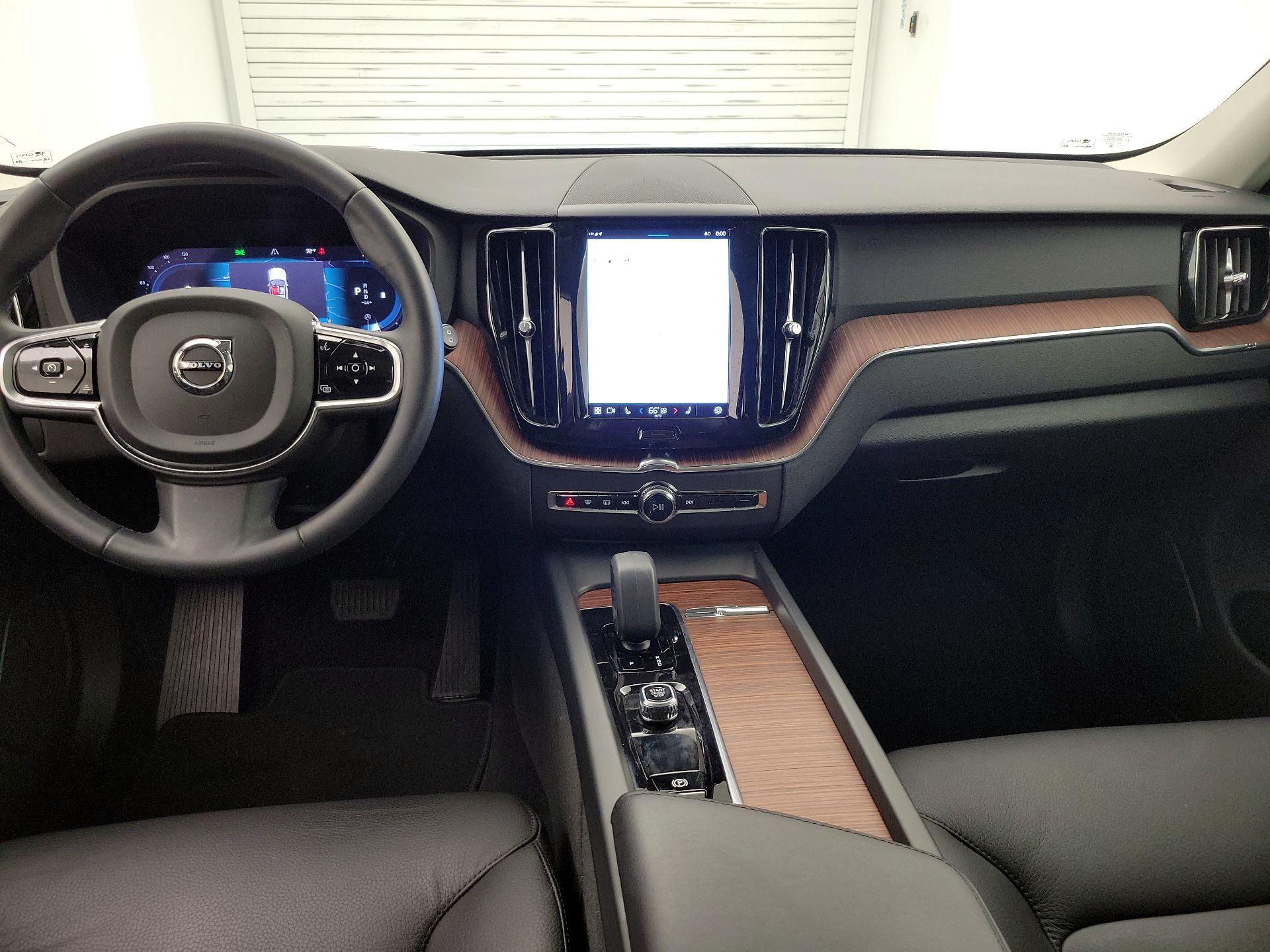 Thumbnail: 2023 Volvo XC60 - 9