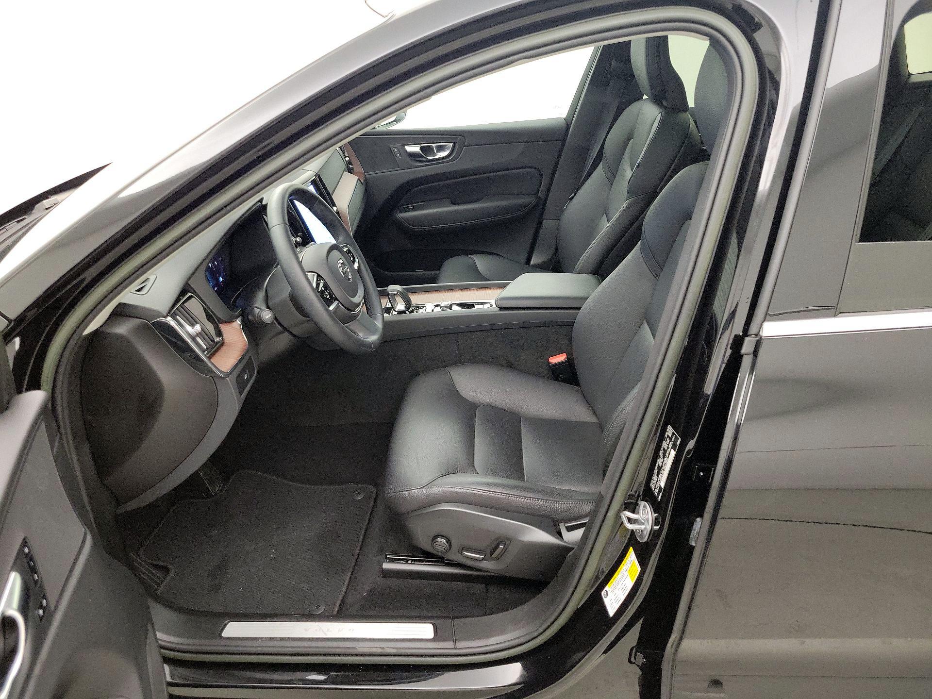Thumbnail: 2023 Volvo XC60 - 11