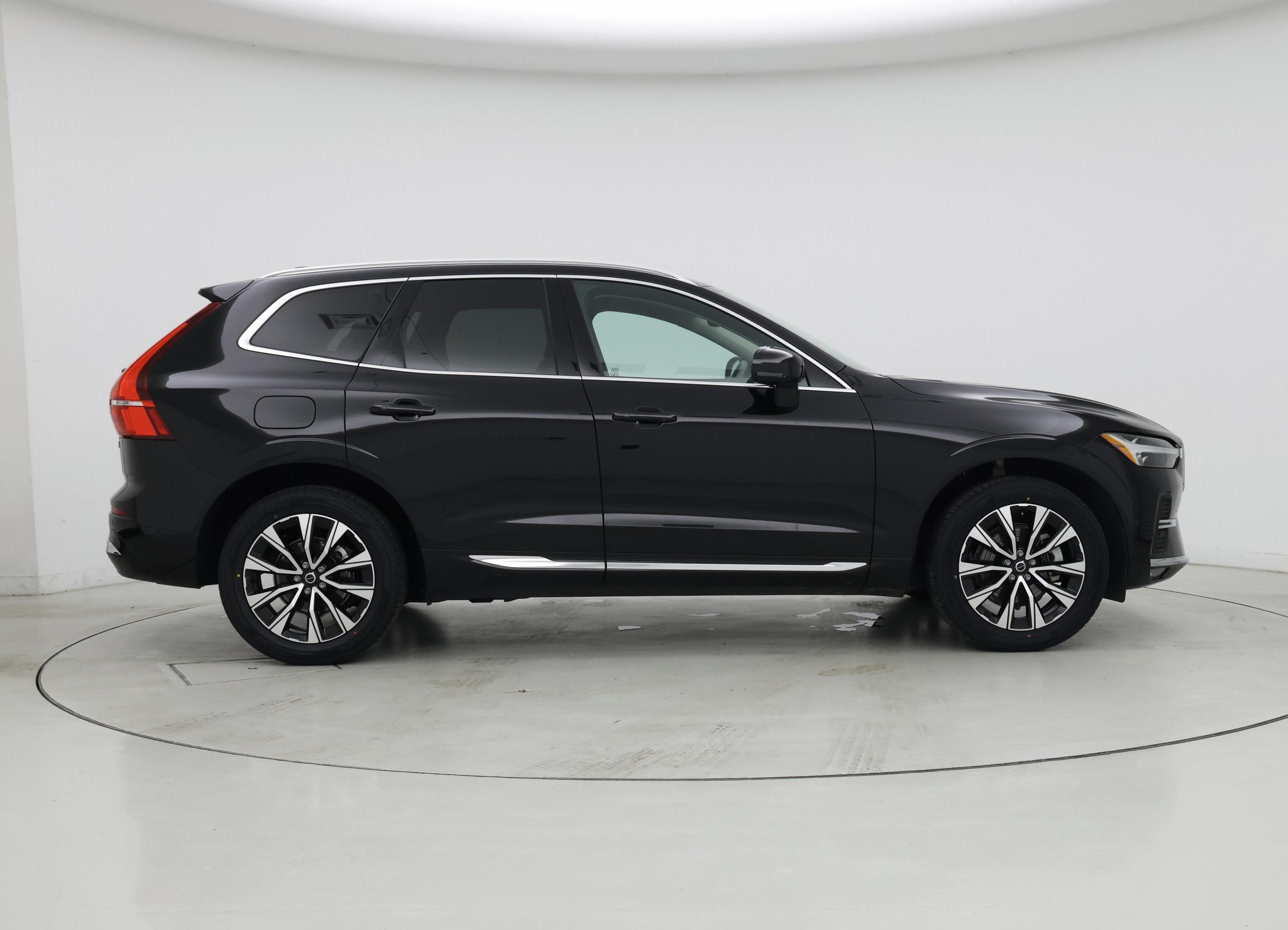 Thumbnail: 2023 Volvo XC60 - 7