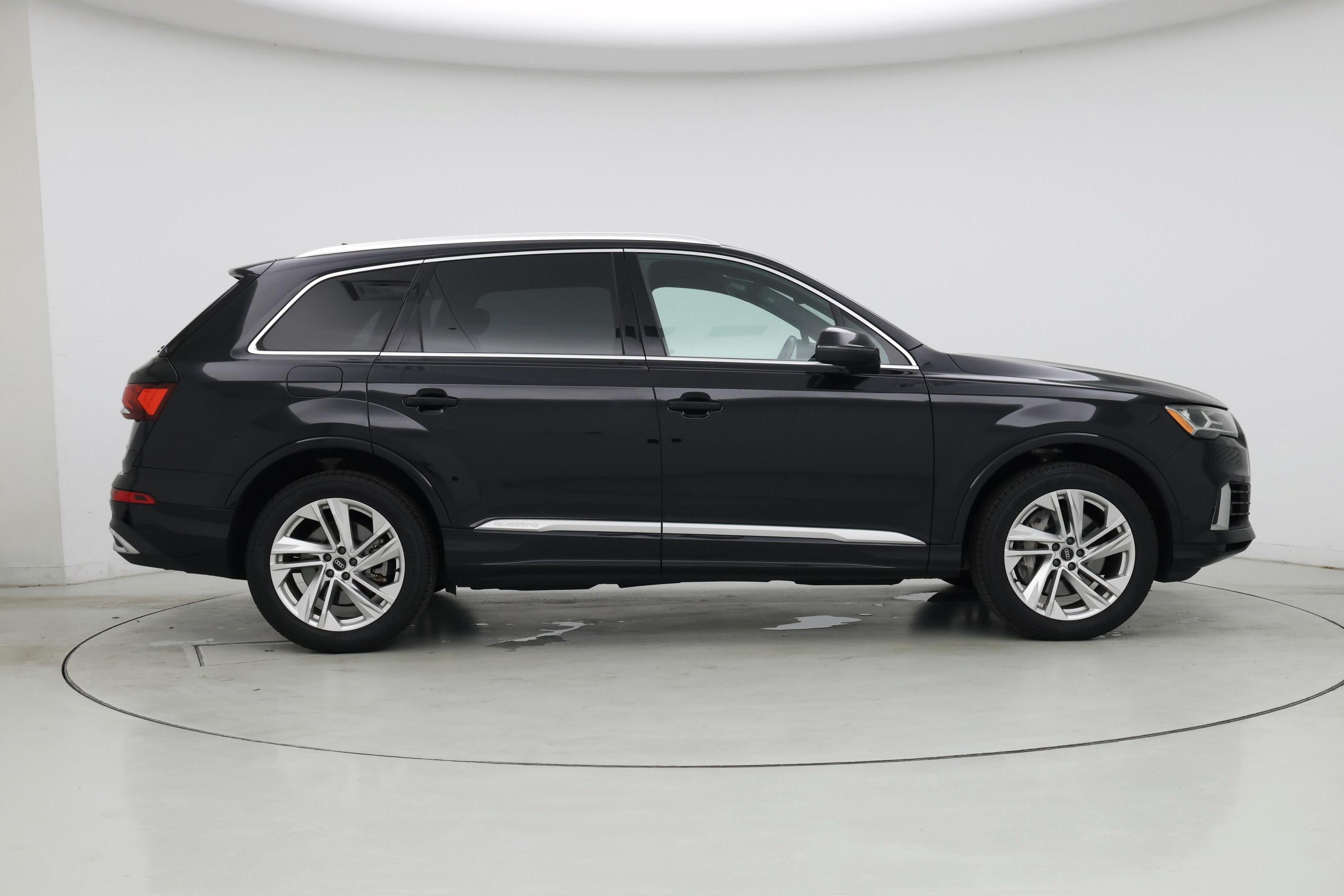 Thumbnail: 2021 Audi Q7 - 7