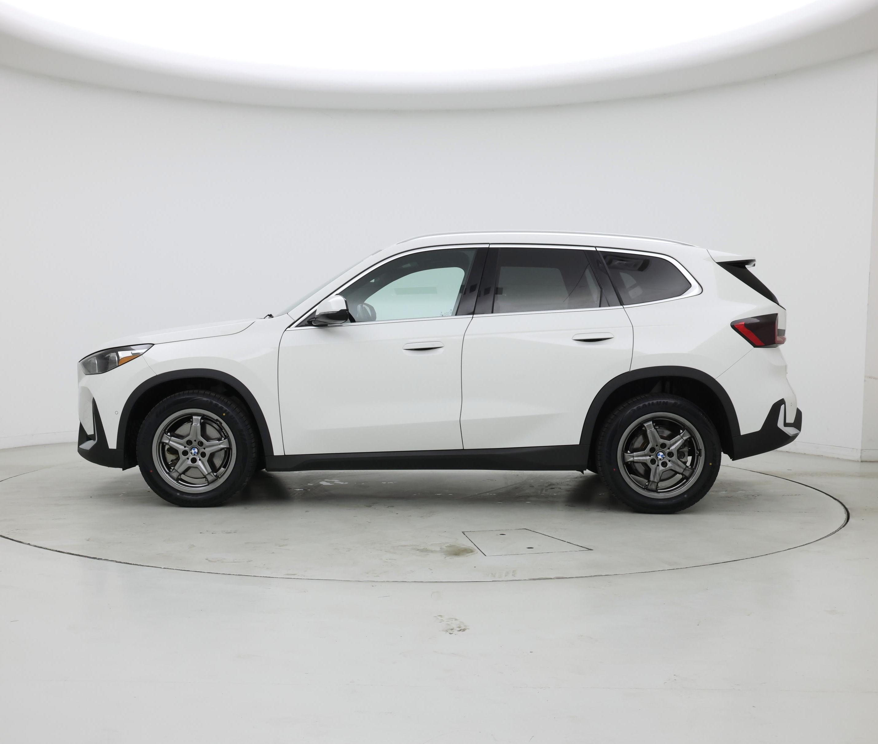 Thumbnail: 2023 BMW X1 - 3