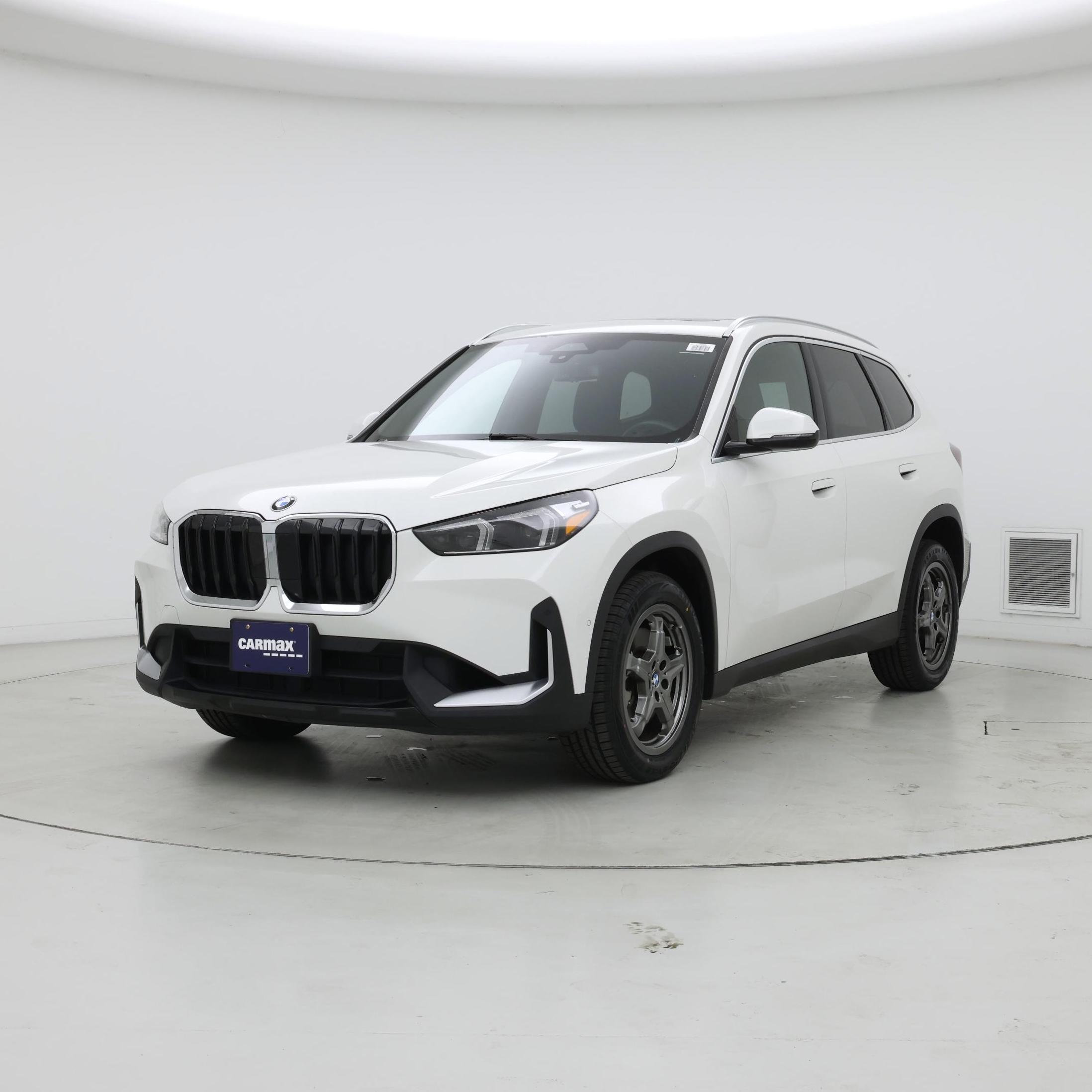 Thumbnail: 2023 BMW X1 - 4