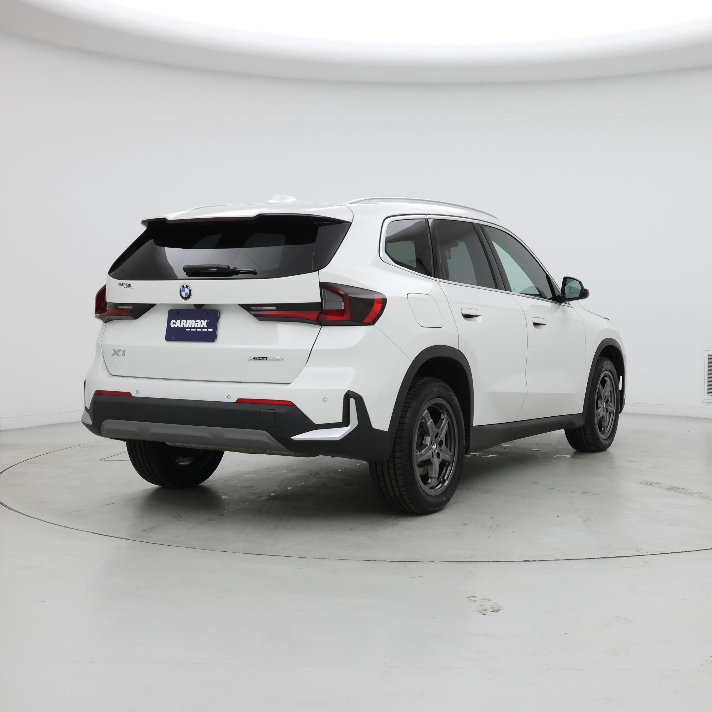 Thumbnail: 2023 BMW X1 - 8
